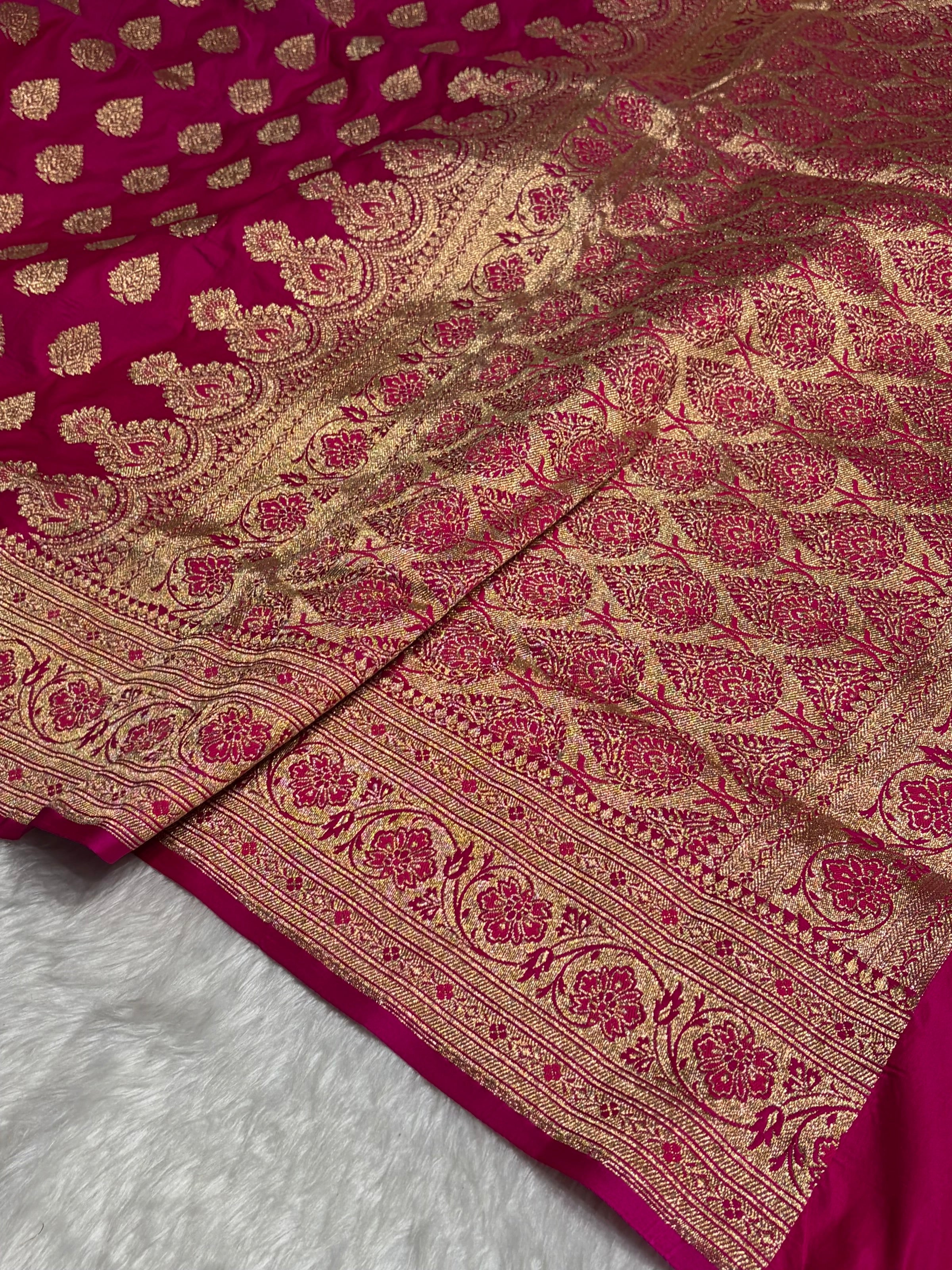 Rani Katan Silk Saree In Boota Floral Motif