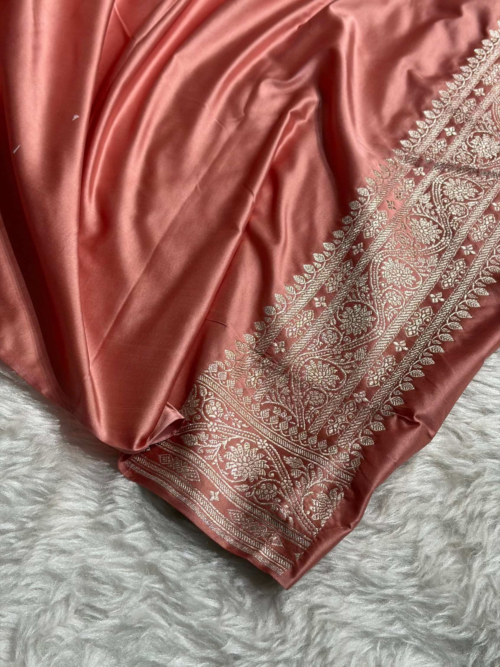 Banarasi Peach Shades Minakari Booti Mashru Silk Saree MCS72