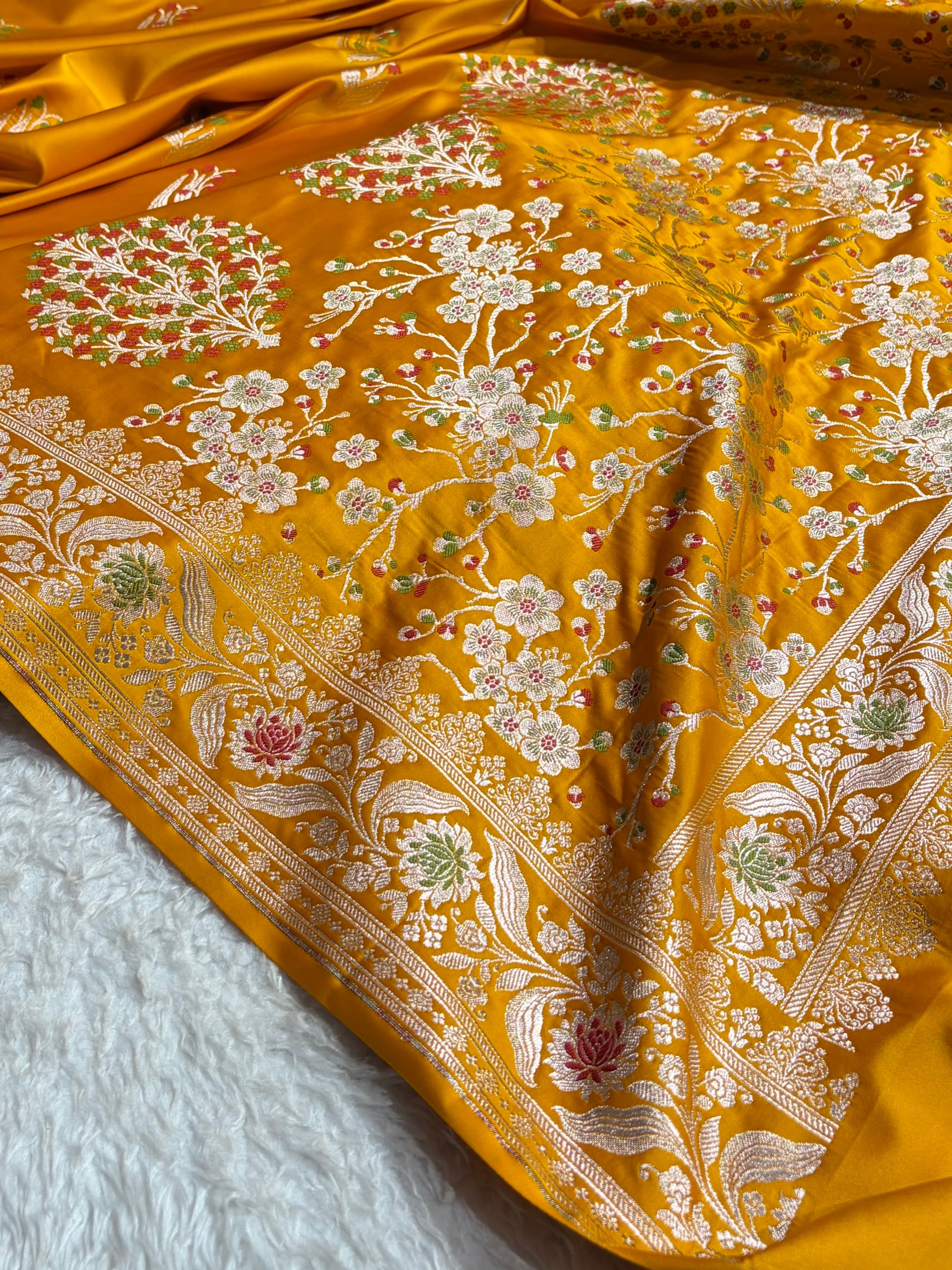 Mustard Gold Shades Banarasi Boota Pattern Minakari Floral Mashru Silk Saree MSM-121