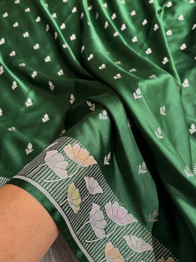 Banarasi Floral Jaal Pattern in Bottle Green Shades Floral Mashru Silk Saree MCS99