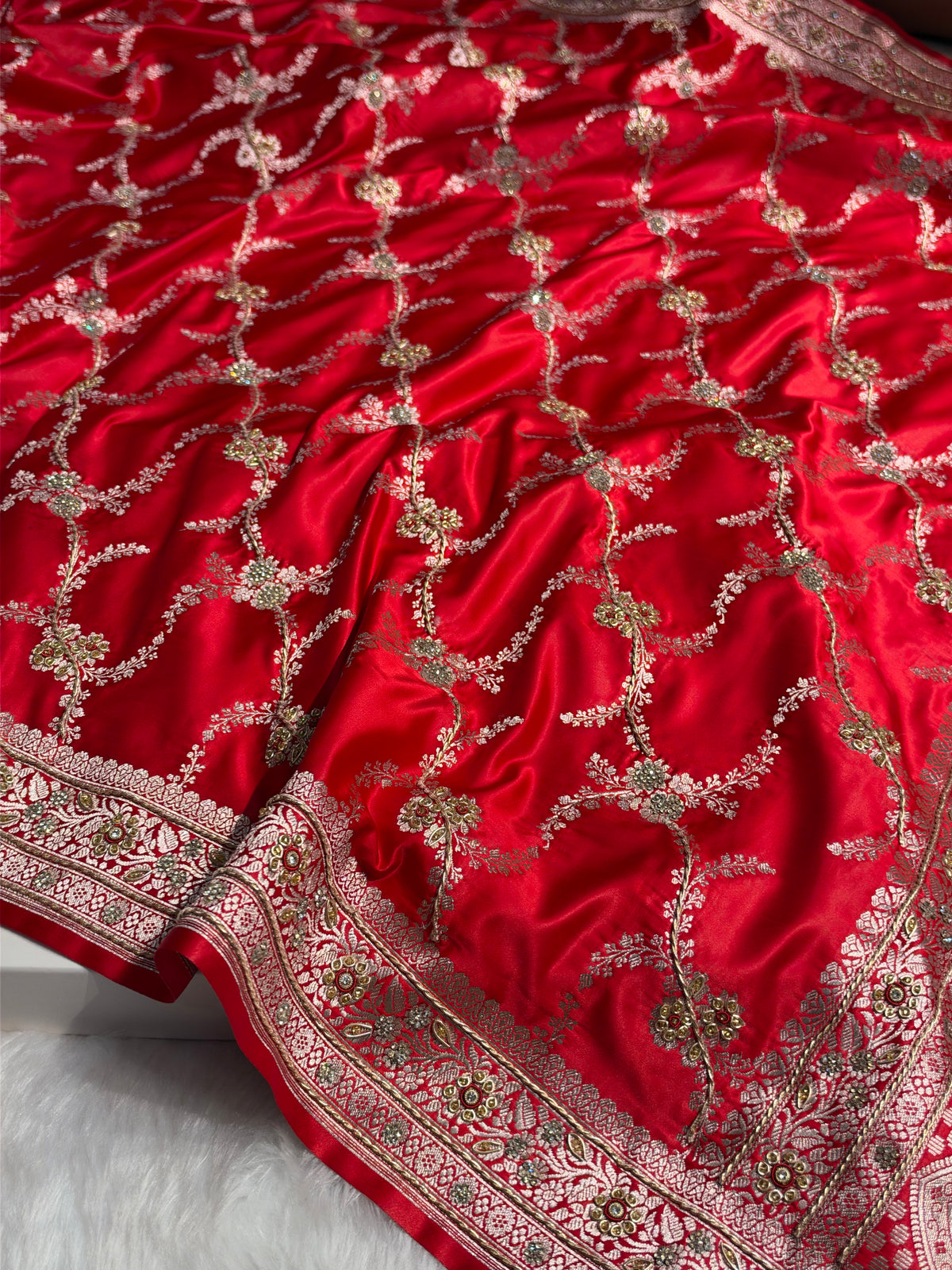 Bridal Red Shades Banarasi Jaal With Zardozi Work Mashru Silk Saree BMSM-127