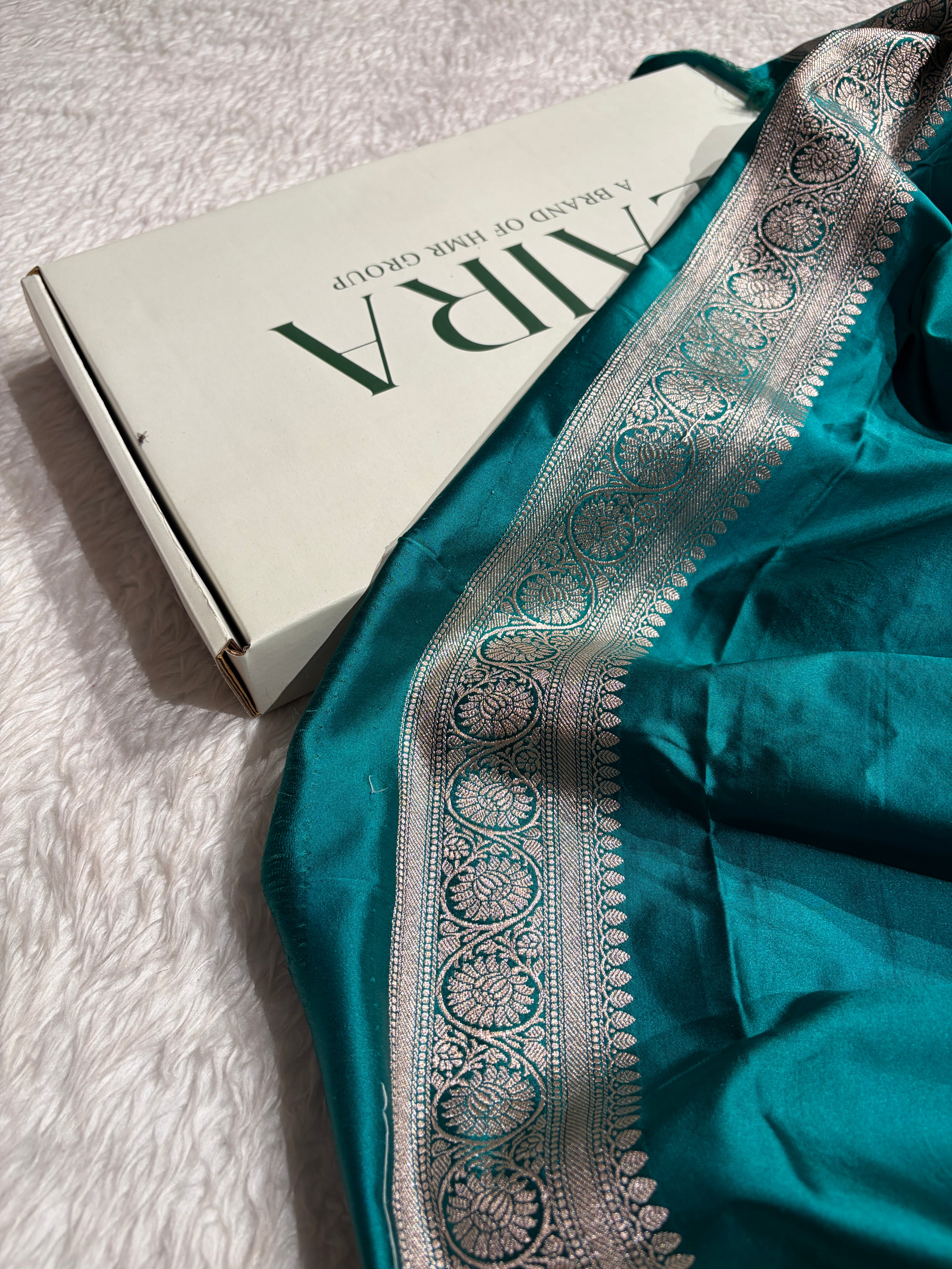 Ombre Navy Blue - Peacock Green Mashru Silk Saree MS01