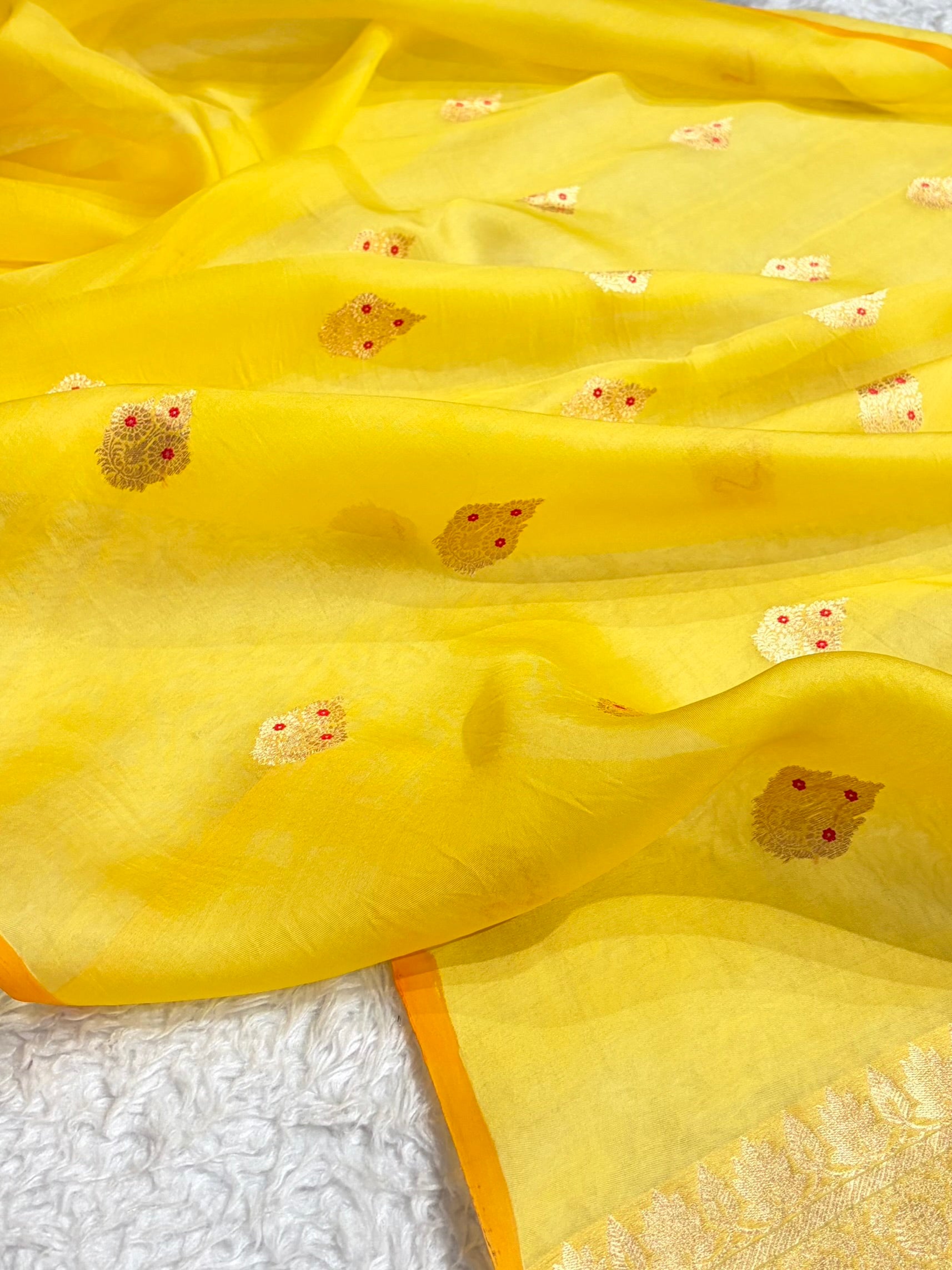 Pure Banarasi Organza Yellow Shades With Minakari Floral Banarasi Silk Saree PO-30
