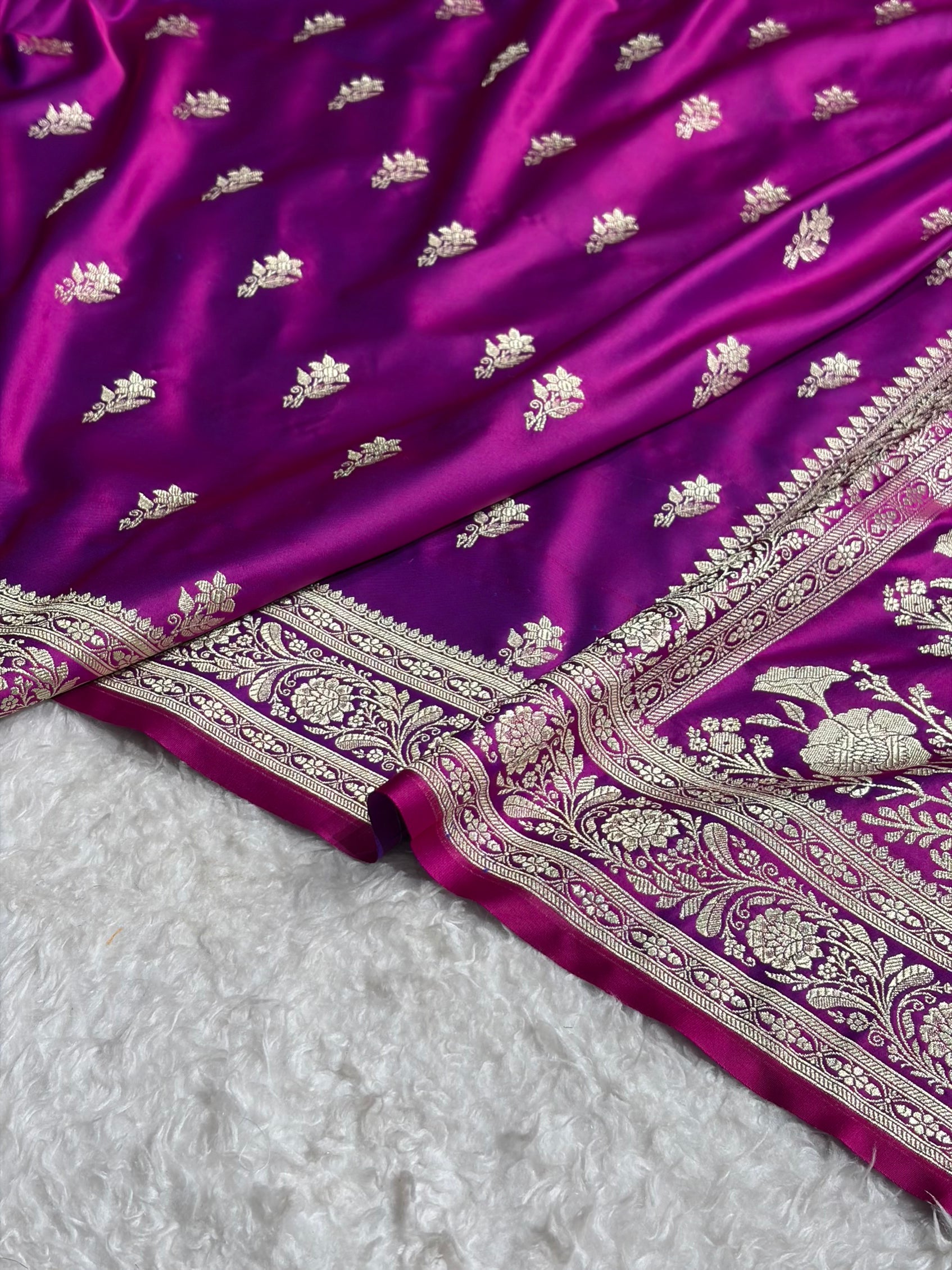 Cross Magenta Shades Banarasi Boota Pattern Floral Mashru Silk Saree MSM-120