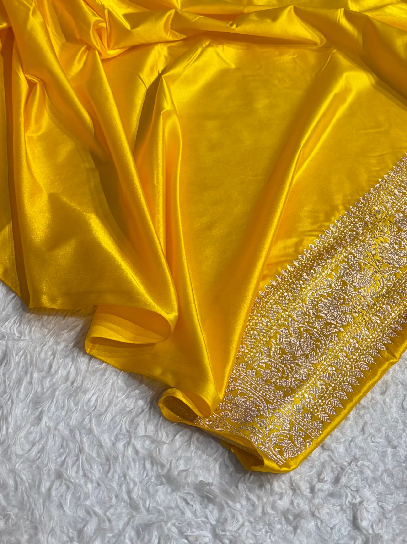 Banarasi Floral Booti Pattern in Yellow With Minakari Shades Floral Mashru Silk Saree MCS103