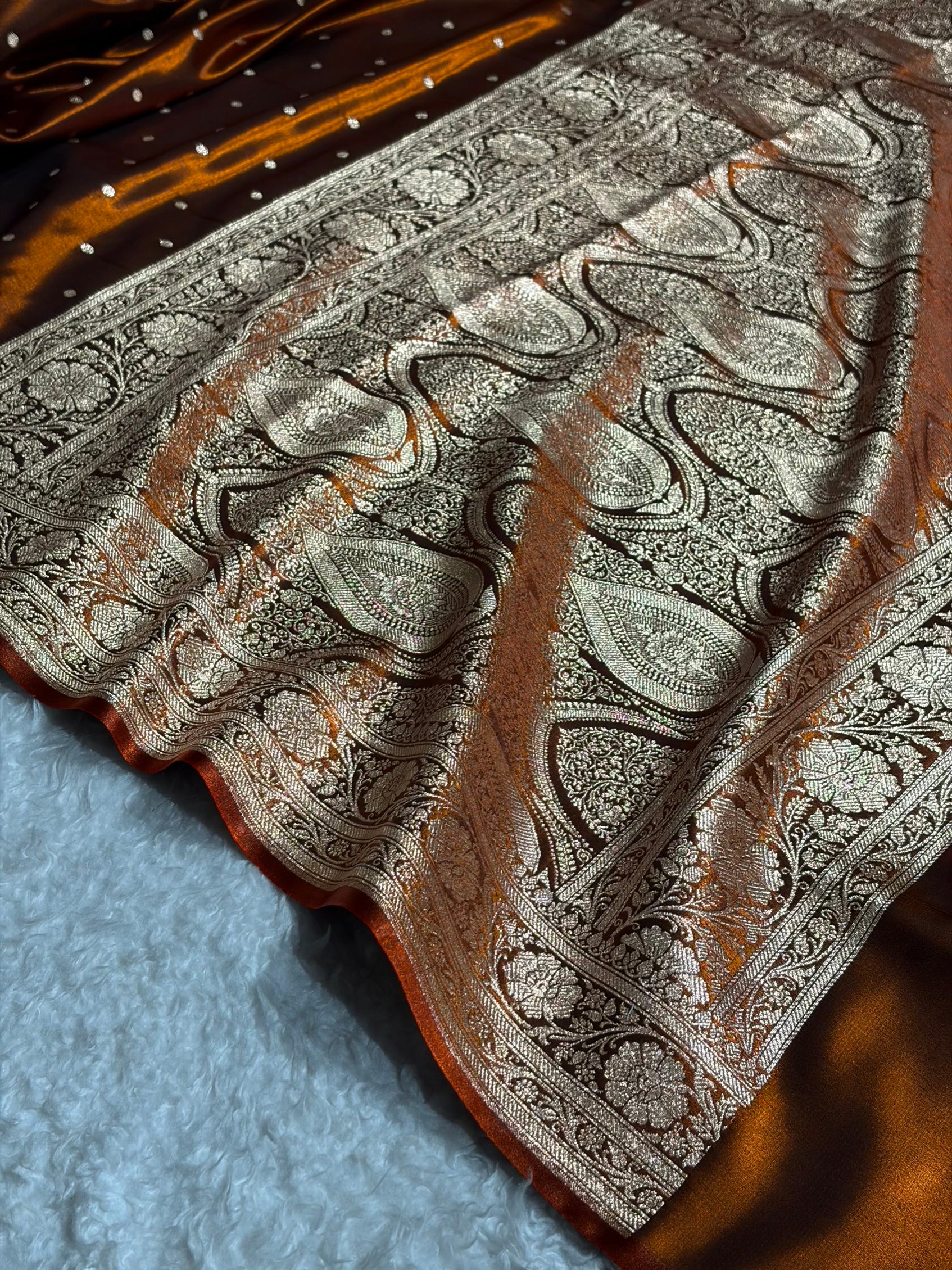 Satin Silk Dot Booti in Cross Rust Shades SS08