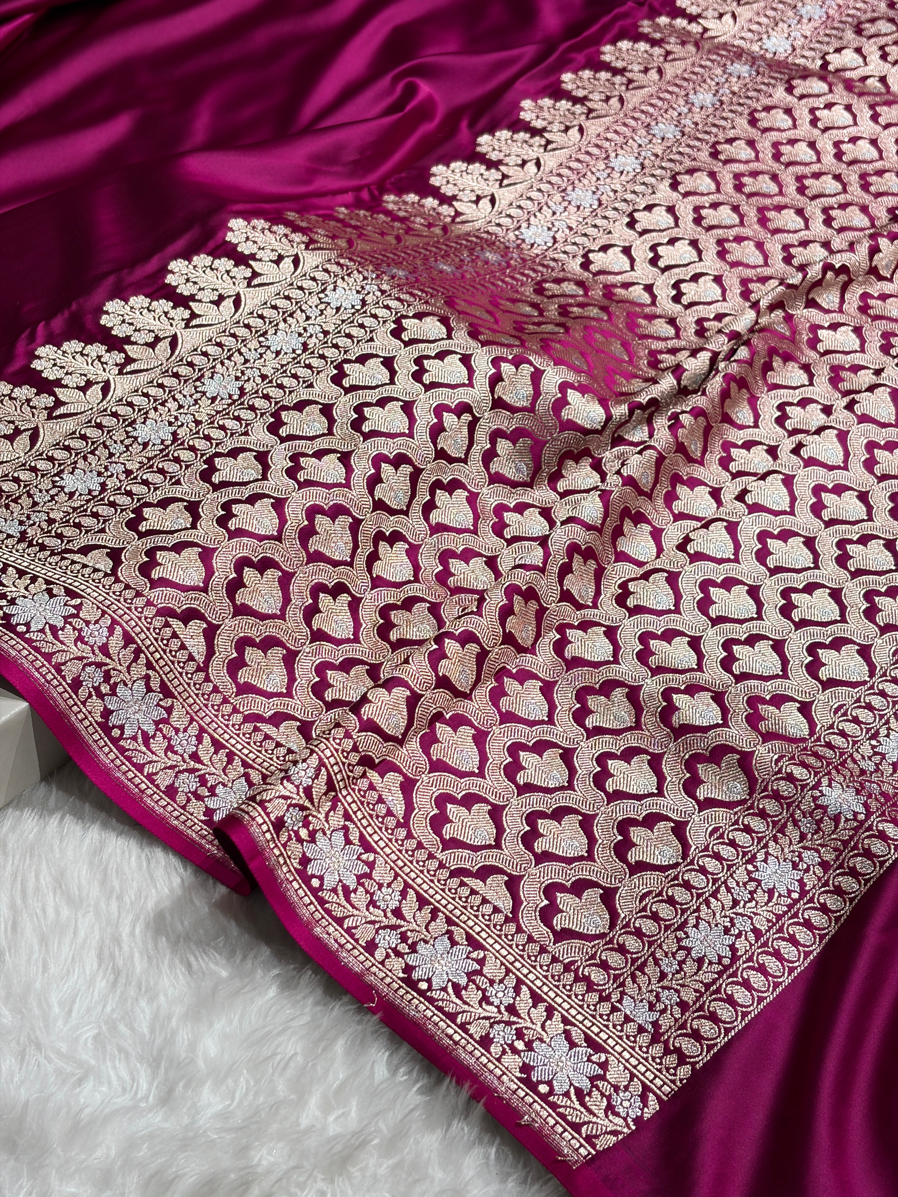 Wine Shades Plain Banarasi With Minakari Floral Border Mashru Silk Saree MSM-123