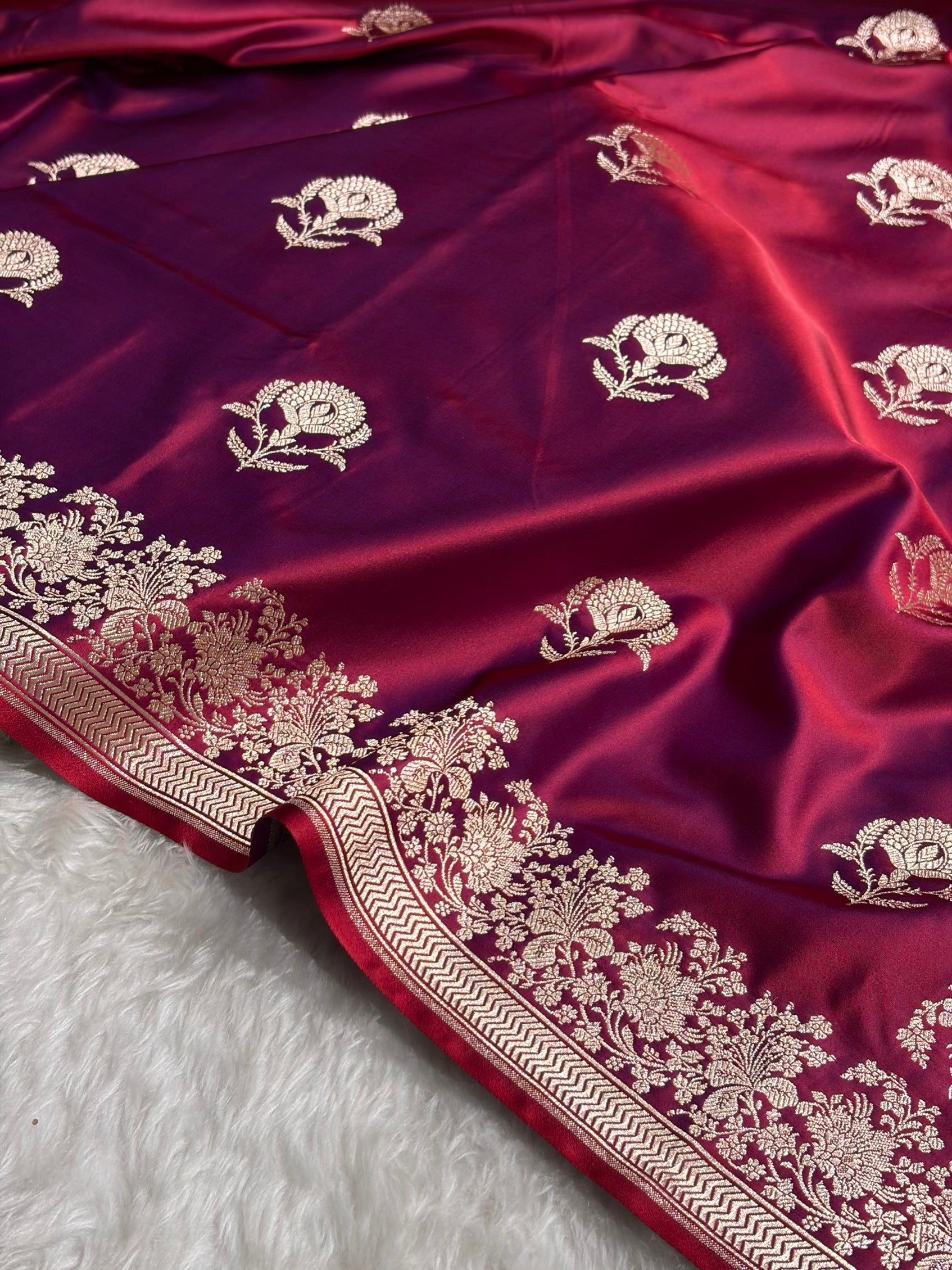 Reddish Magenta Shades Banarasi With Floral Border Mashru Silk Saree MSM-125