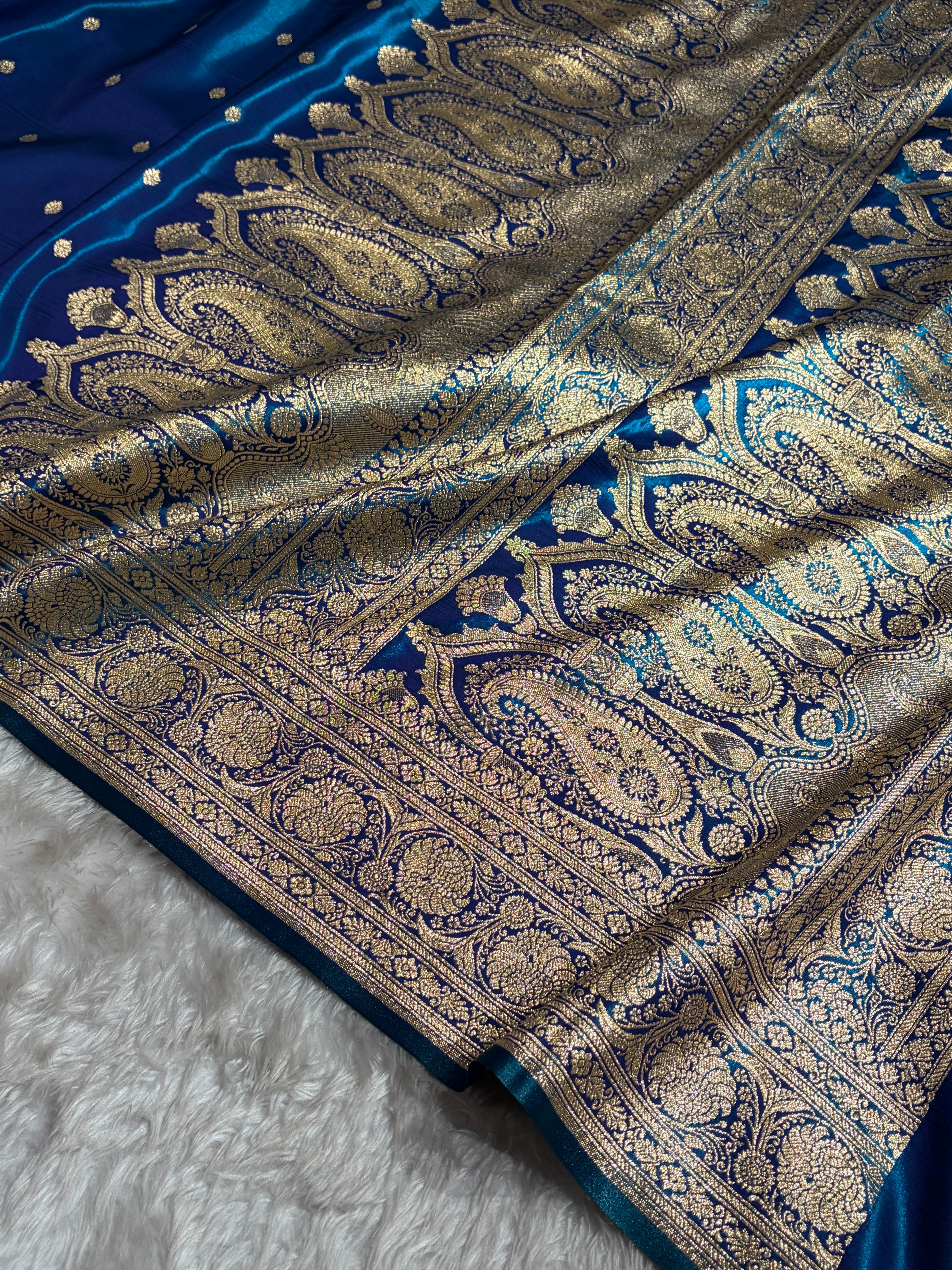 Banarasi Peacock Shades Booti Pattern Banarasi Satin Silk Saree SS62