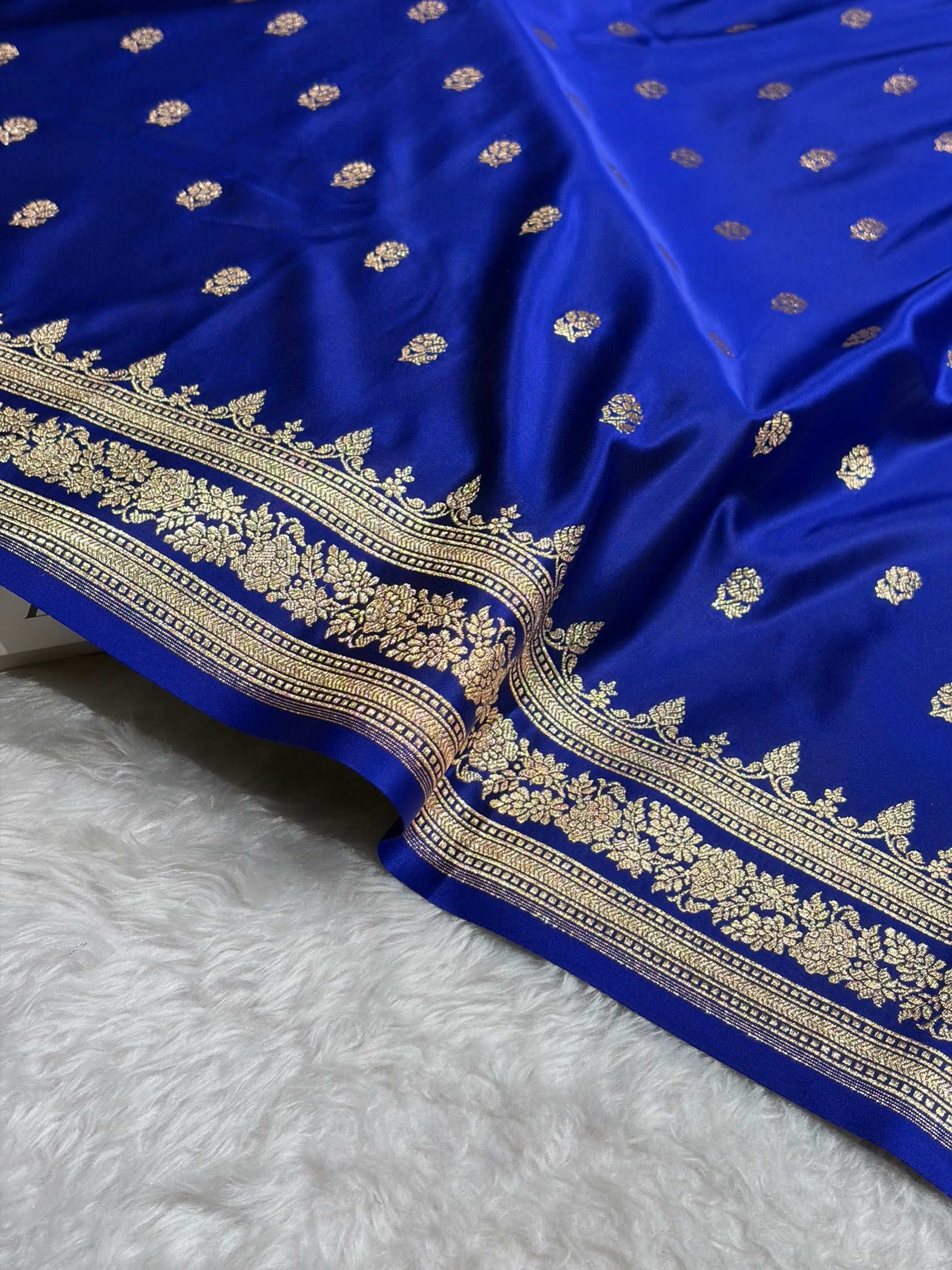Banarasi Cross Royal Blue Floral Pattern Satin Katan Silk Saree SK76
