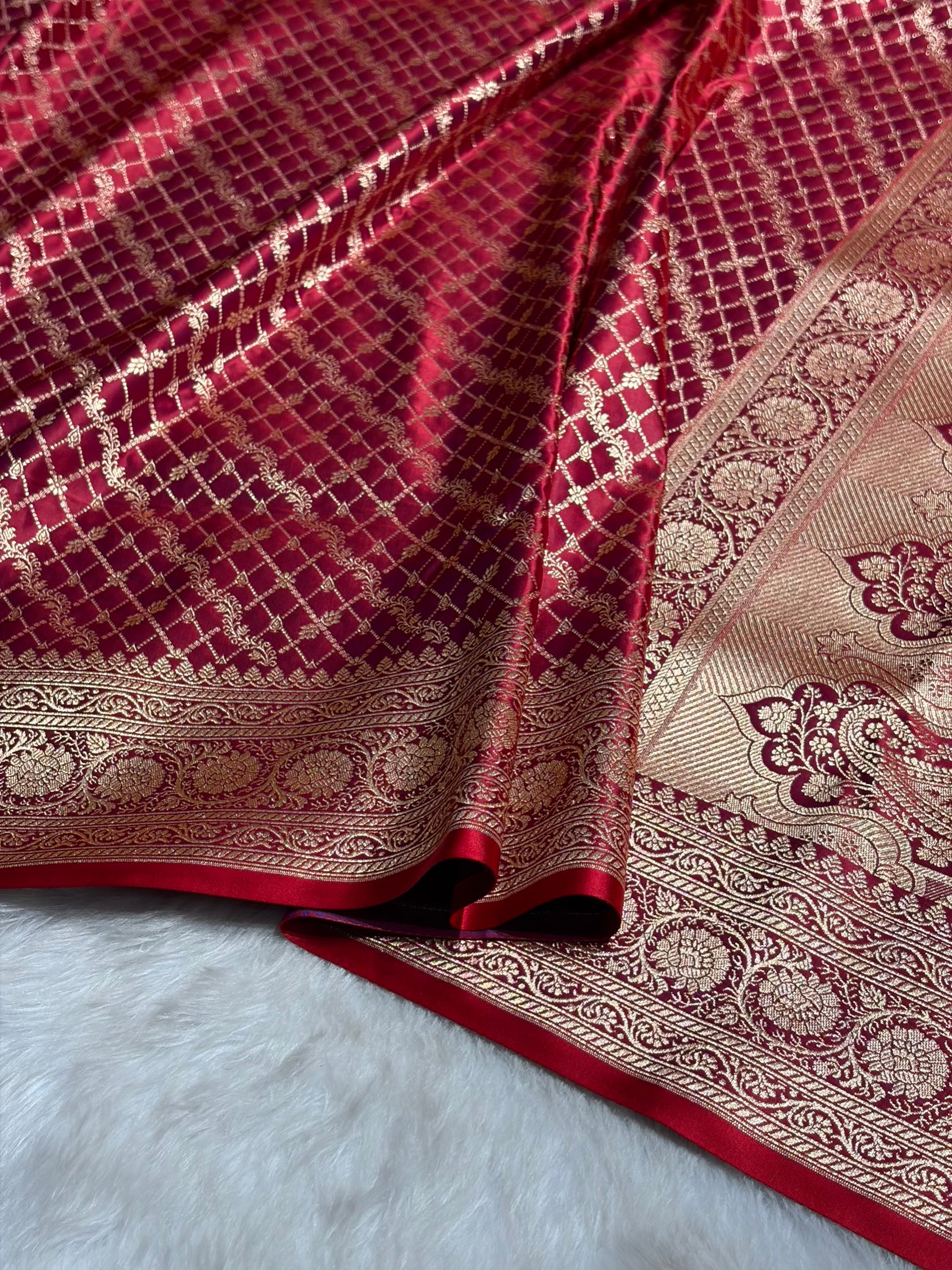 Magnetic Red Banarasi Brocade Soft Katan Silk Saree SKB-01