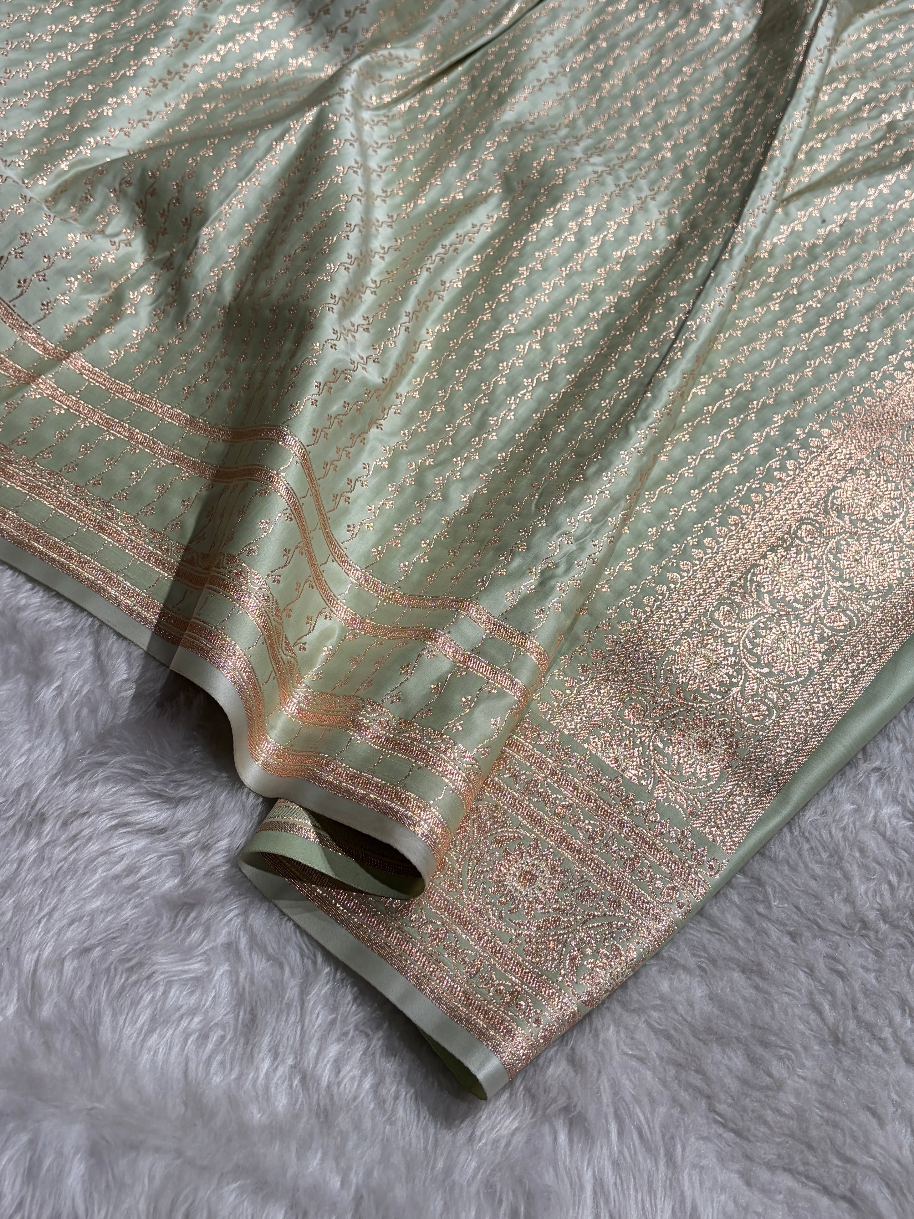 Light Lista Banarasi Boota Katan Silk Saree