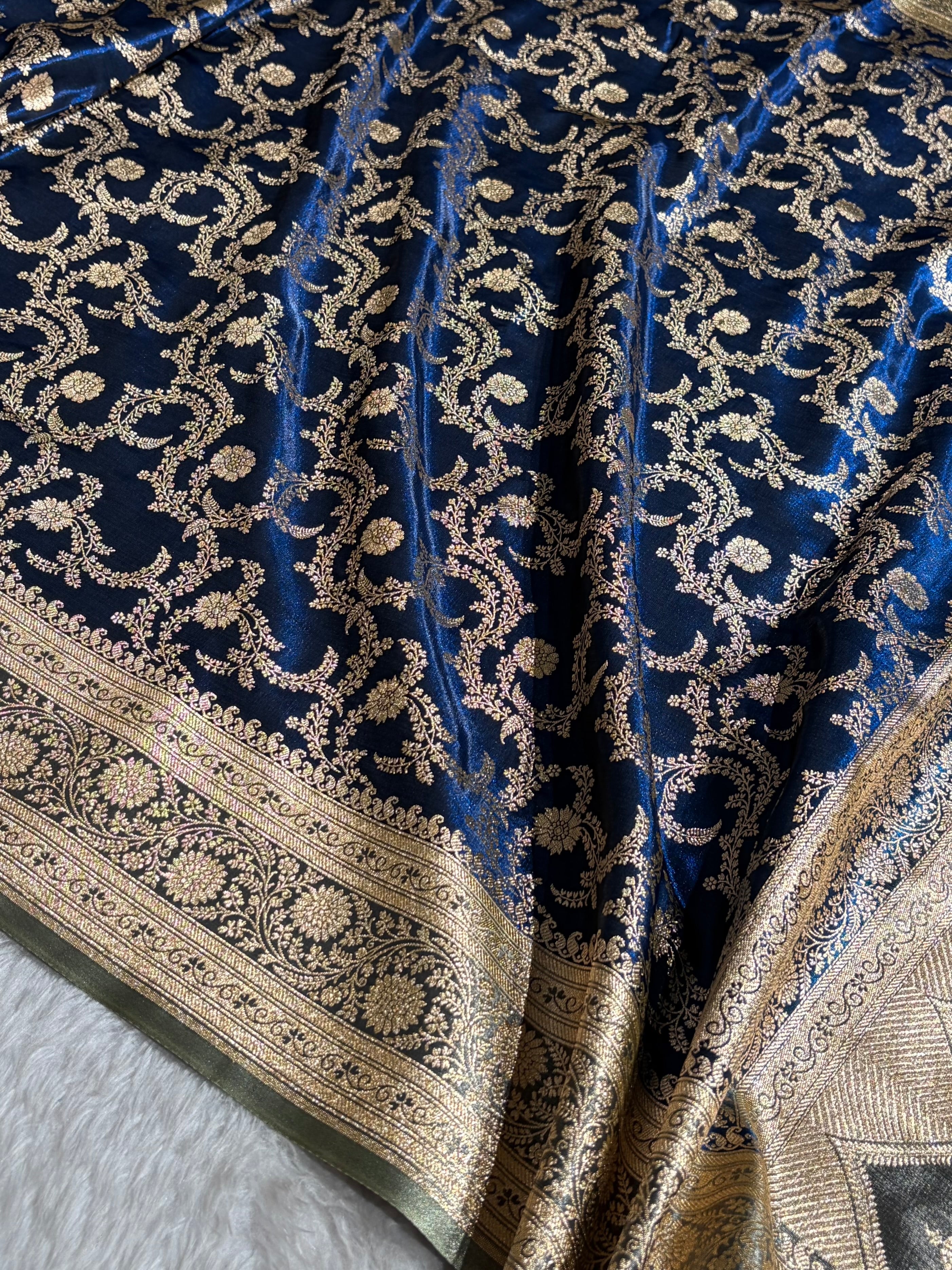 Royal Blue Contrast Shades Jaal Pattern Banarasi Satin Silk Saree SS47
