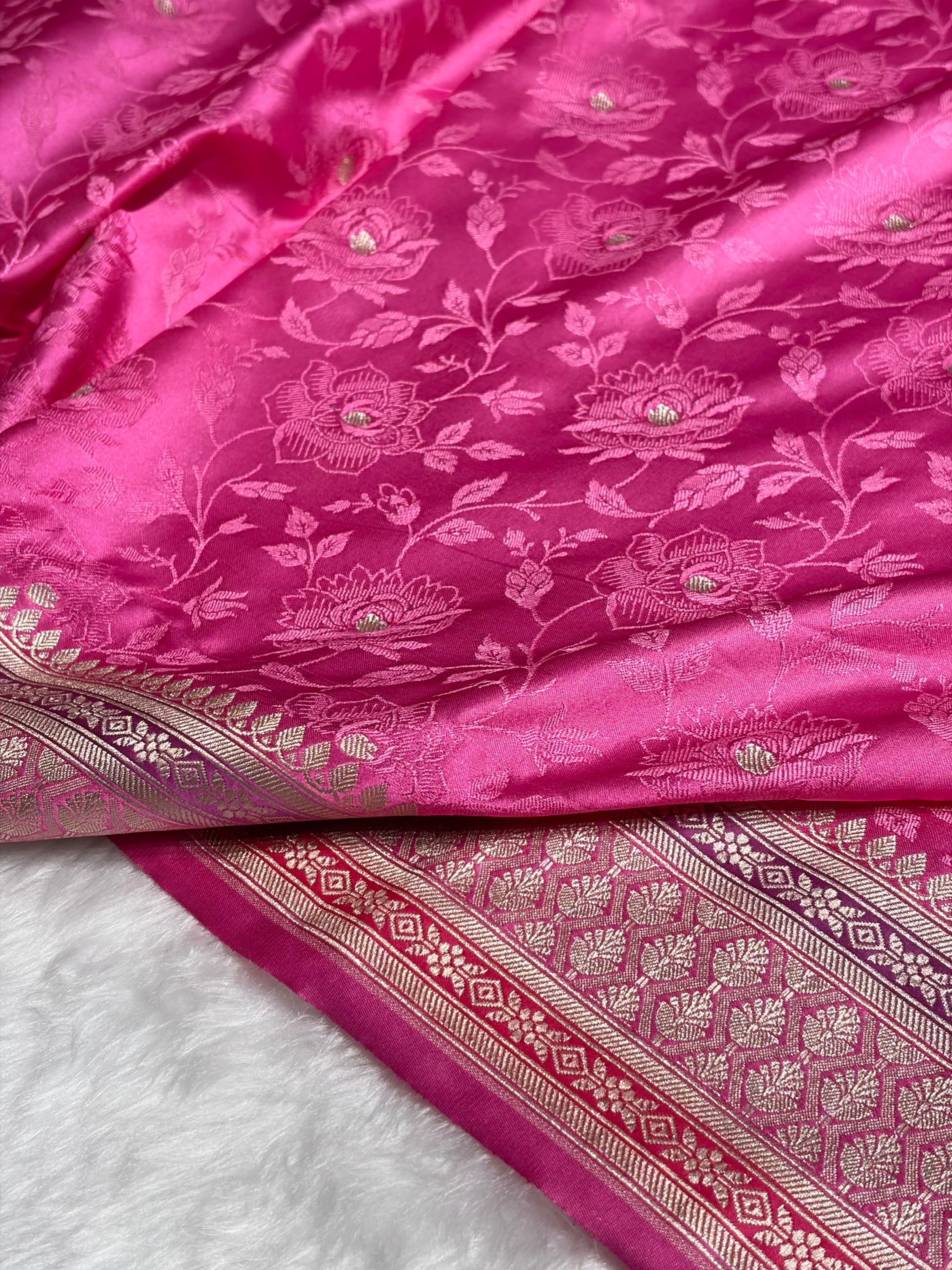 Baby Pink Shades Minakari Tanchoi Floral Booti Mashru Silk Saree MS59