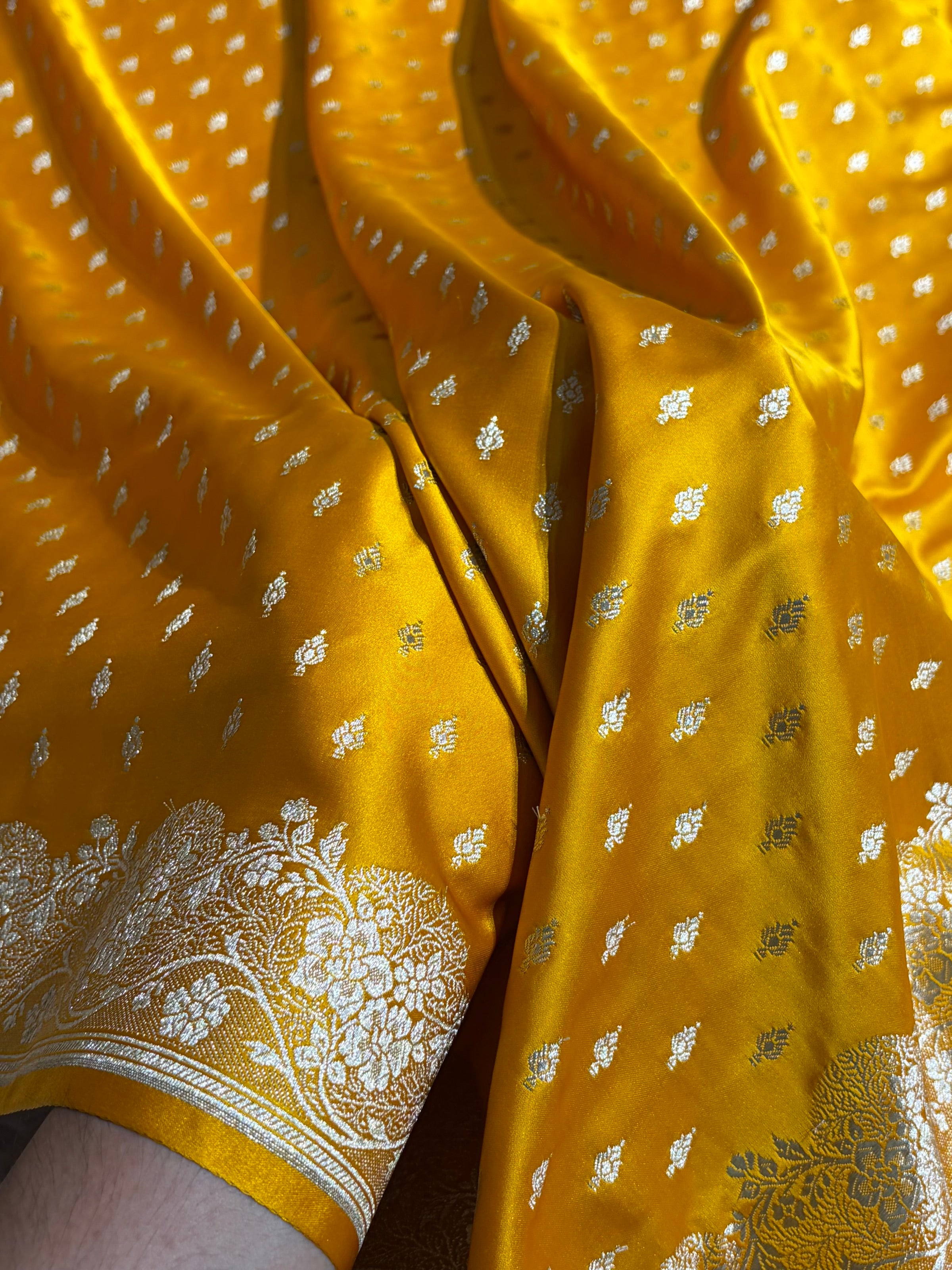 Mustard Shade With Booti Pattern Mashru Silk Saree