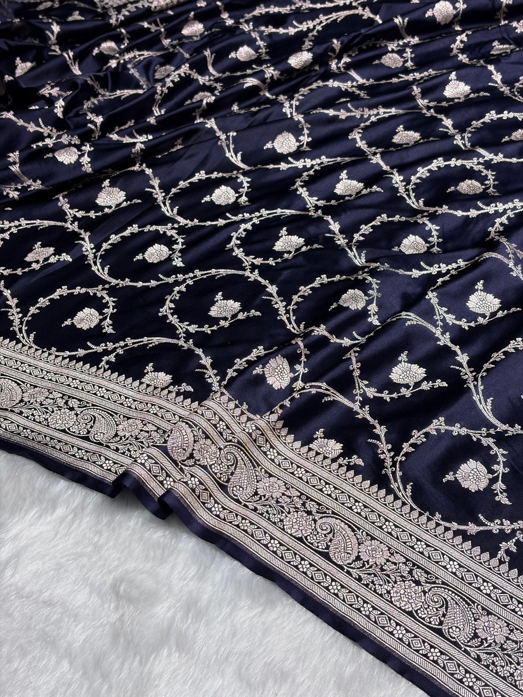 Banarasi Navy Blue Shades Jaal Mashru Silk Saree