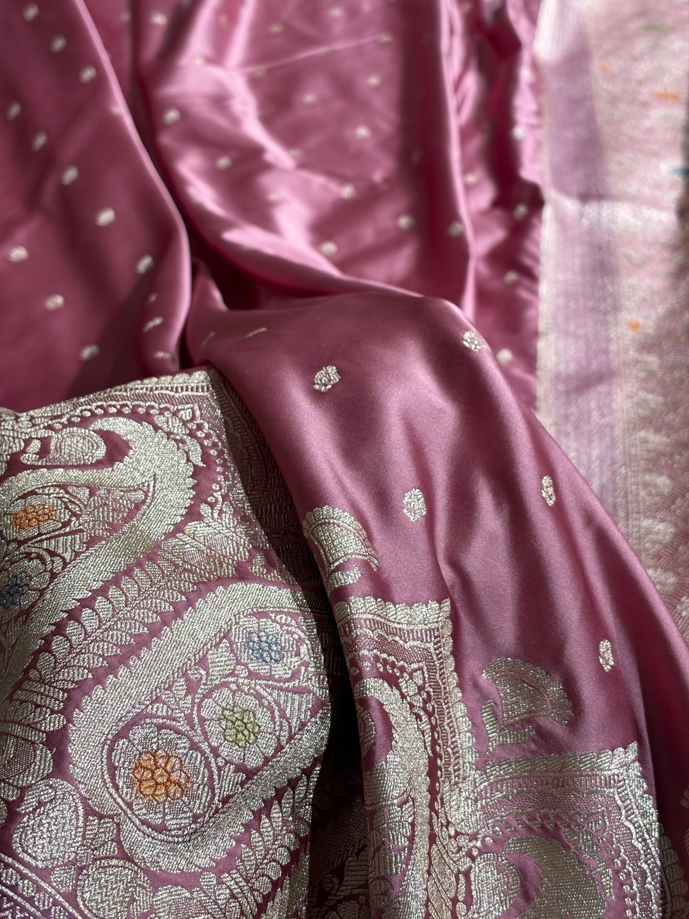 Banarasi Skirt Border Pattern in Mauve Shades Floral Mashru Silk Saree MCS95
