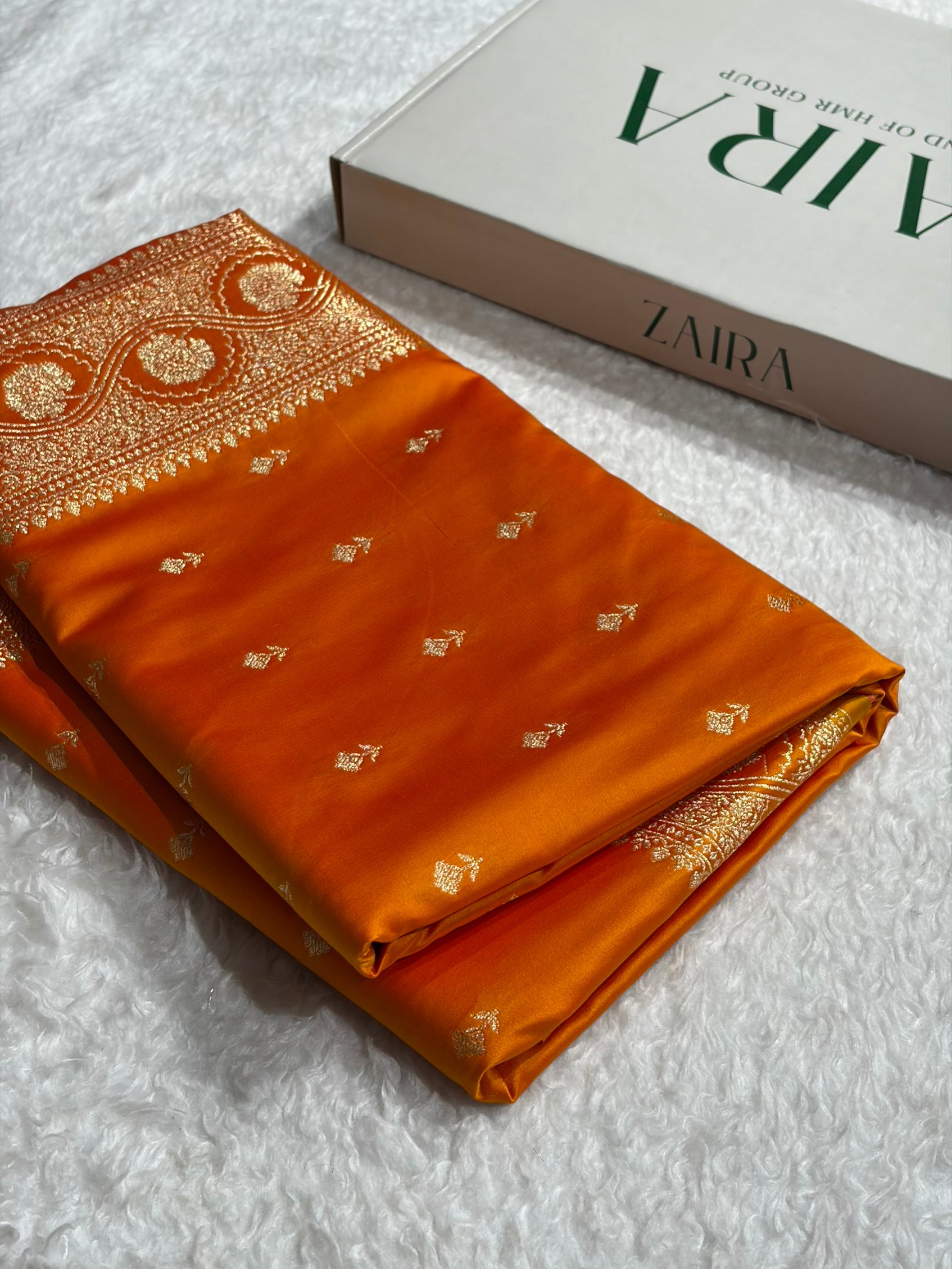 Banarasi Fire Gold Booti Pattern Satin Katan Silk Saree SK54