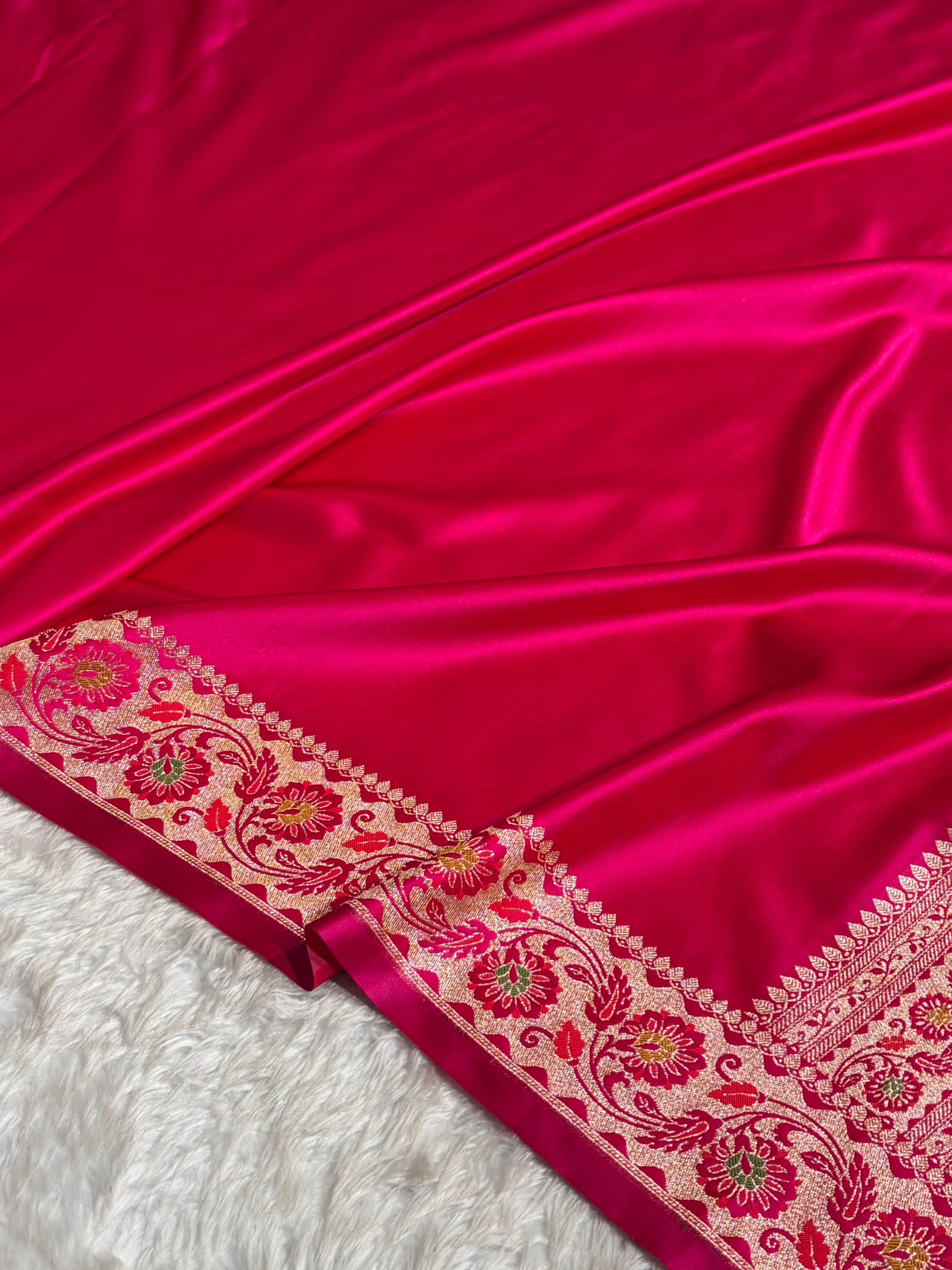Banarasi Plain Satin Katan Saree Floral Minakari Pallu & Border Pattern in Rani Shades SK152
