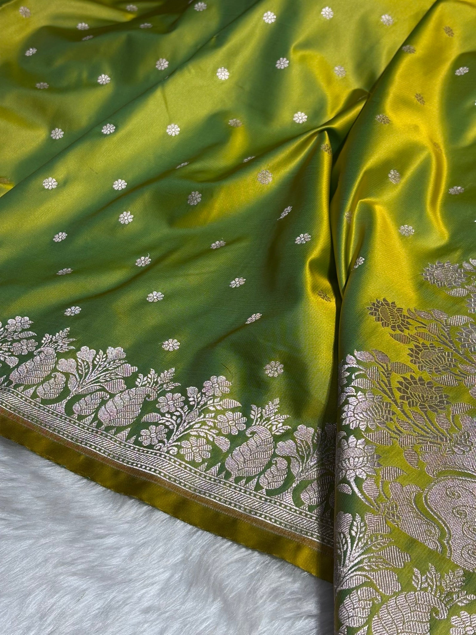 Liril Green Floral Boota With Floral Border Mashru Silk Saree MSM 79
