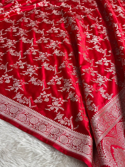 Banarasi Floral Jaal Pattern in Red Shades Floral Mashru Silk Saree MCS98