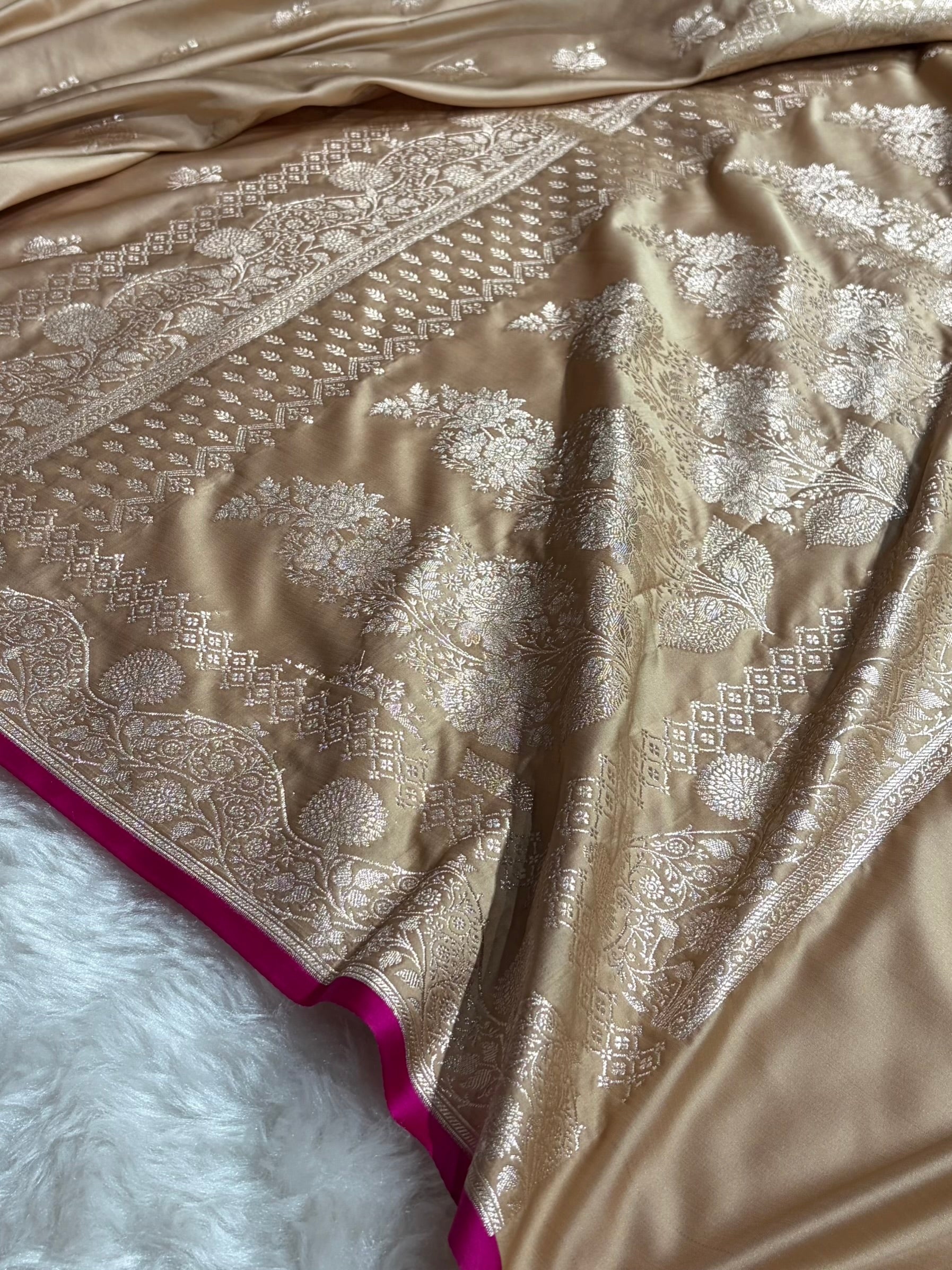 Light Beige Shades Banarasi Boota Pattern Floral Mashru Silk Saree MSM-115