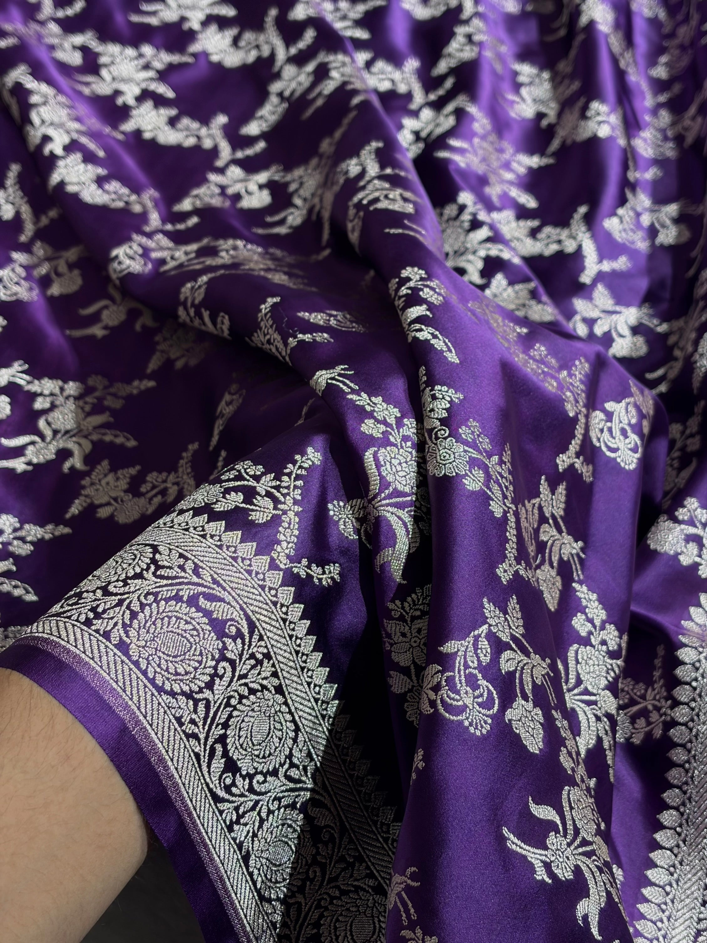 Banarasi Floral Jaal Pattern in Purple Shades Floral Mashru Silk Saree MCS98