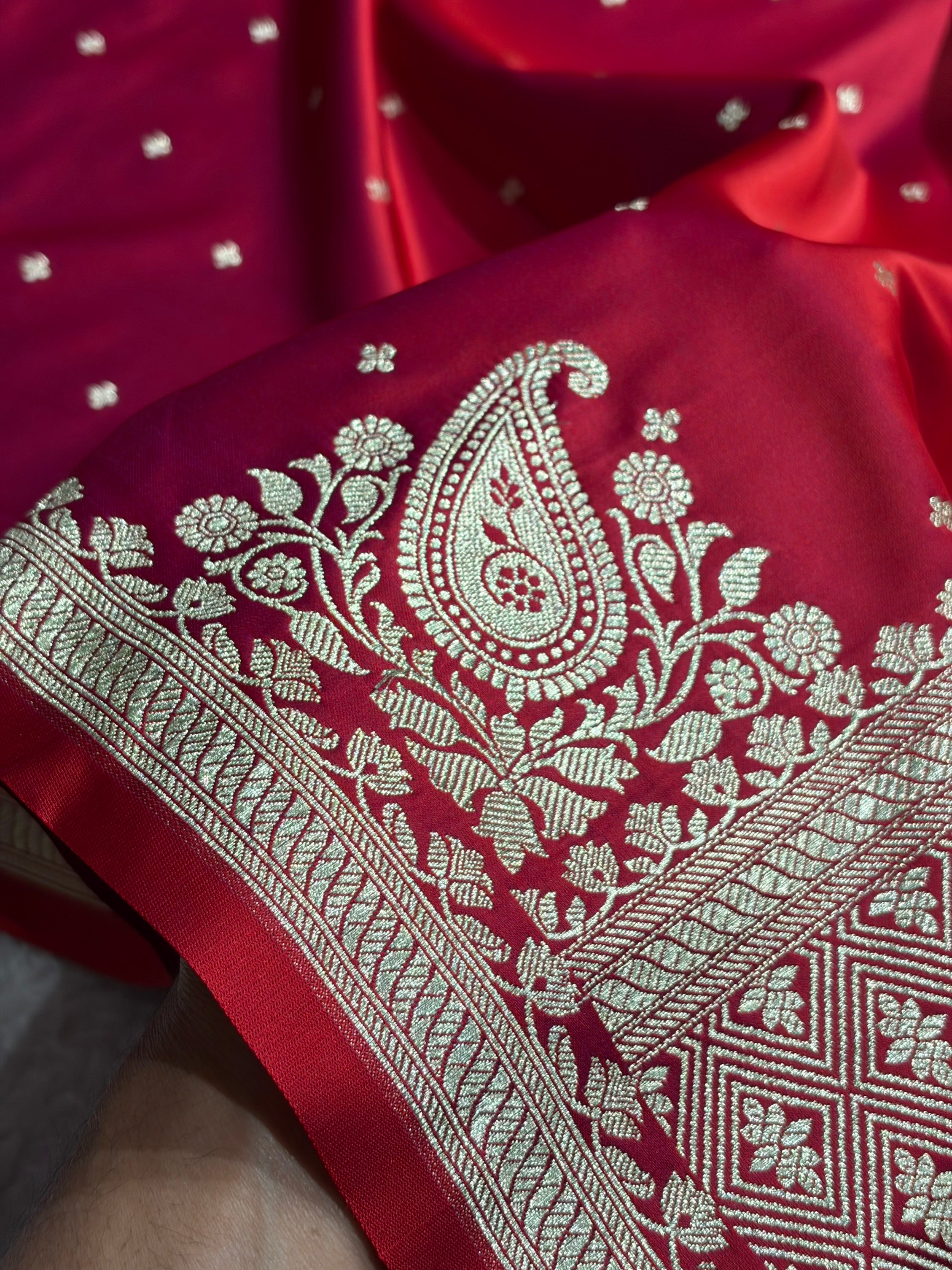 Magentic Red Shades Banarasi Boota Pattern Floral Mashru Silk Saree MSM-119