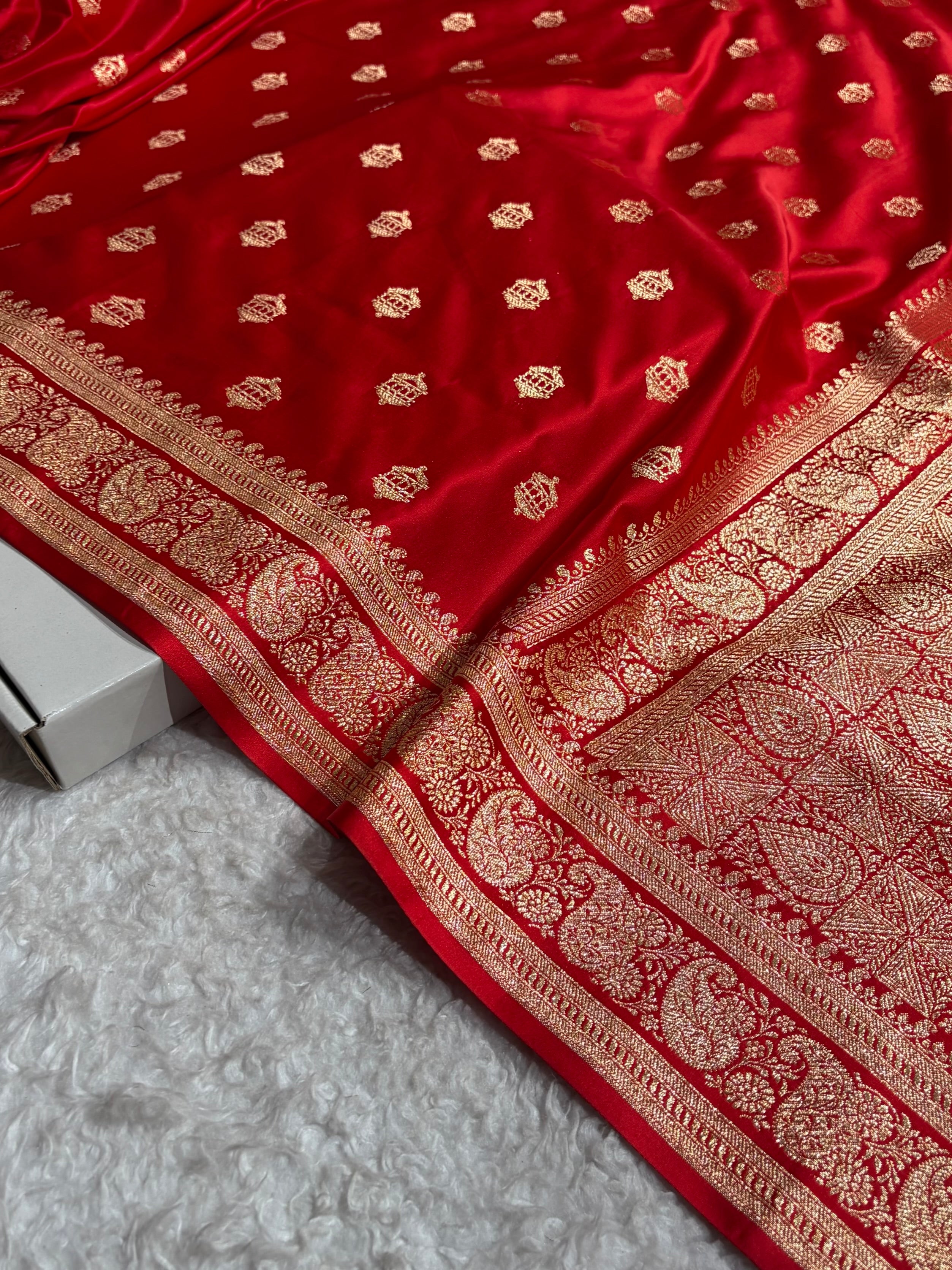 Banarasi Satin Katan Saree Booti Pattern in Red Shades SK137