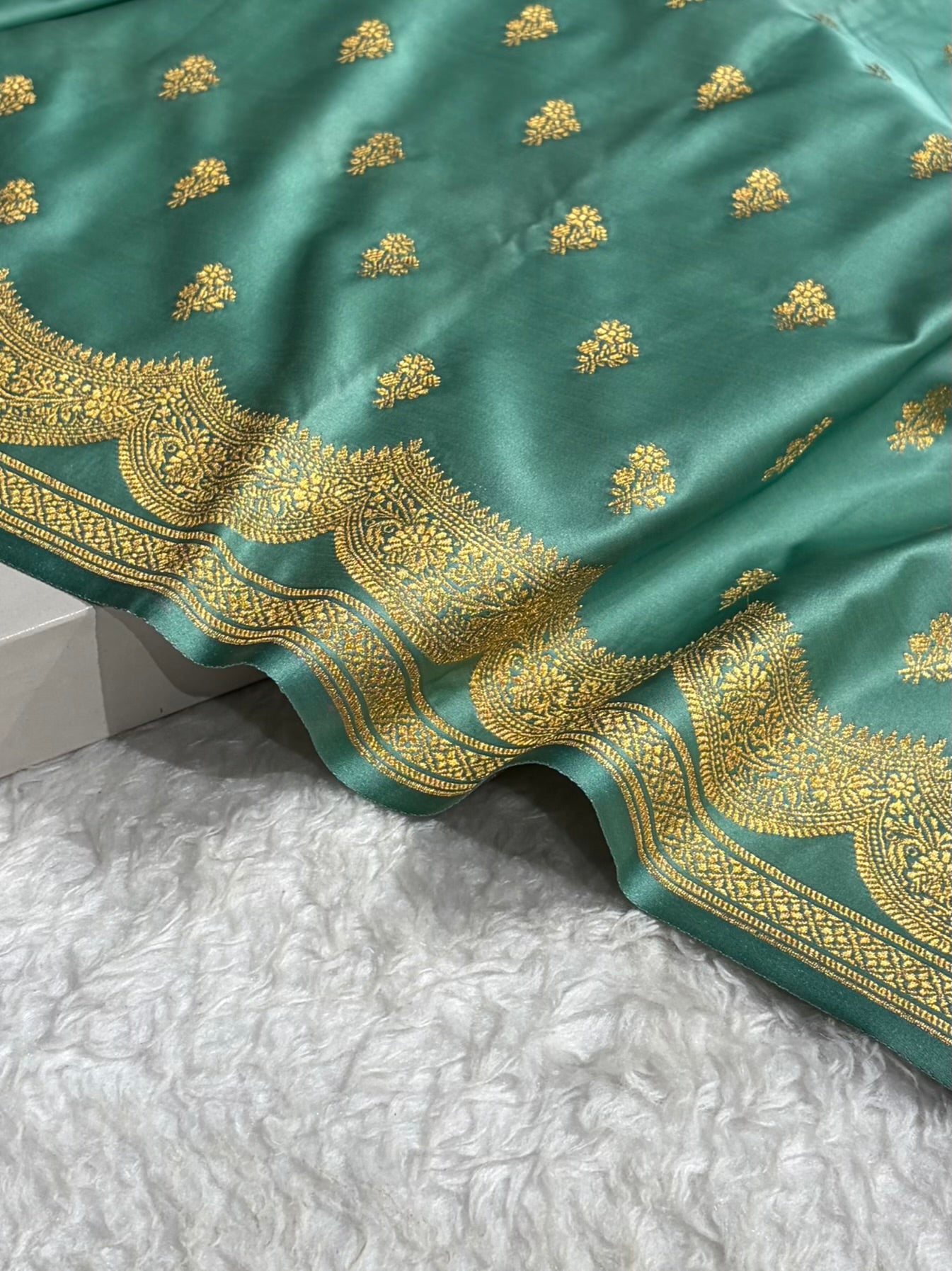 Sea Green Scallop Booti Mashru Silk Banarasi Saree MSM-35