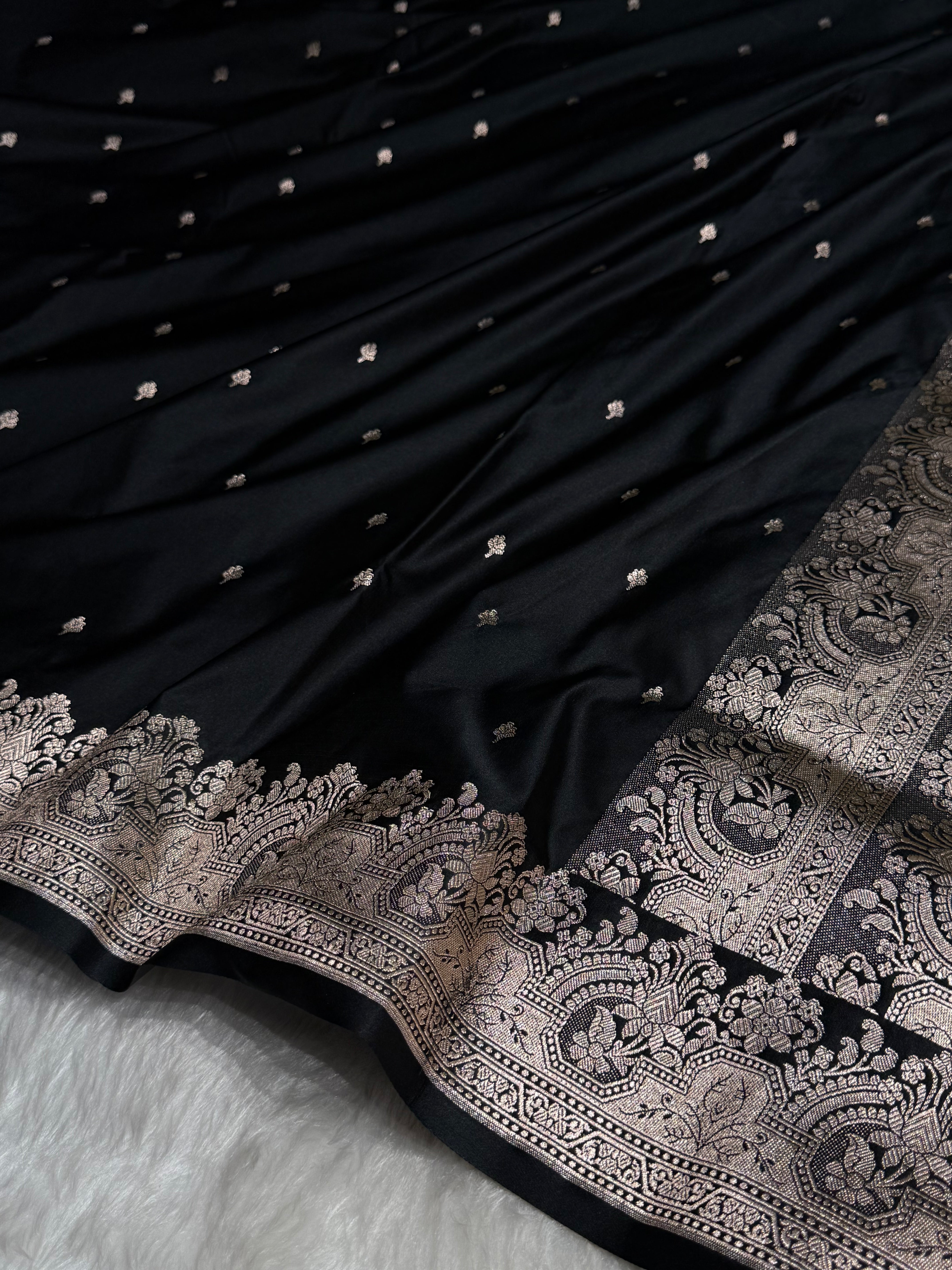 Black Shades Motif Booti Mashru Silk Saree