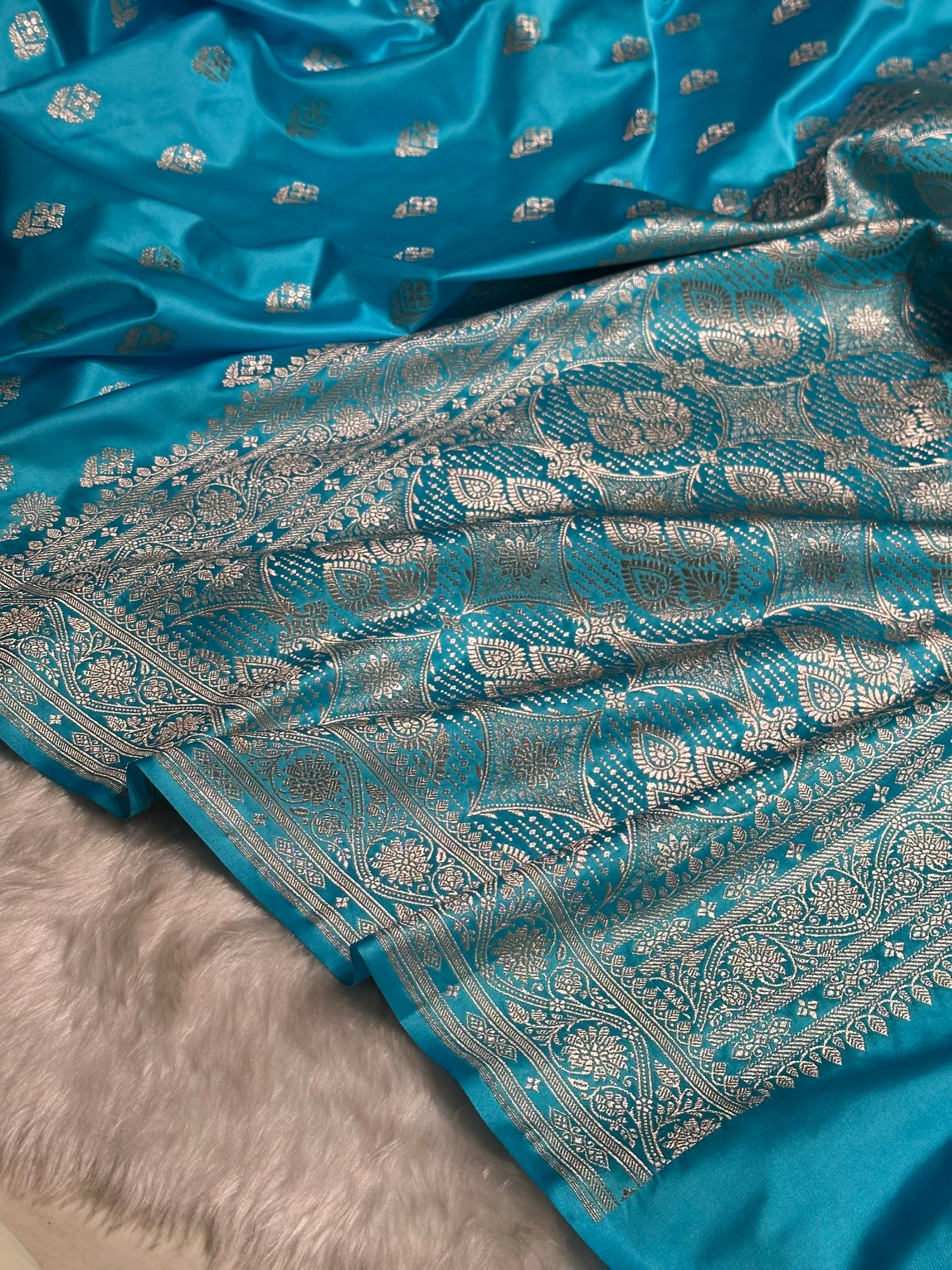 Firozi Shades Floral Border Boota Mashru Silk Saree MS66