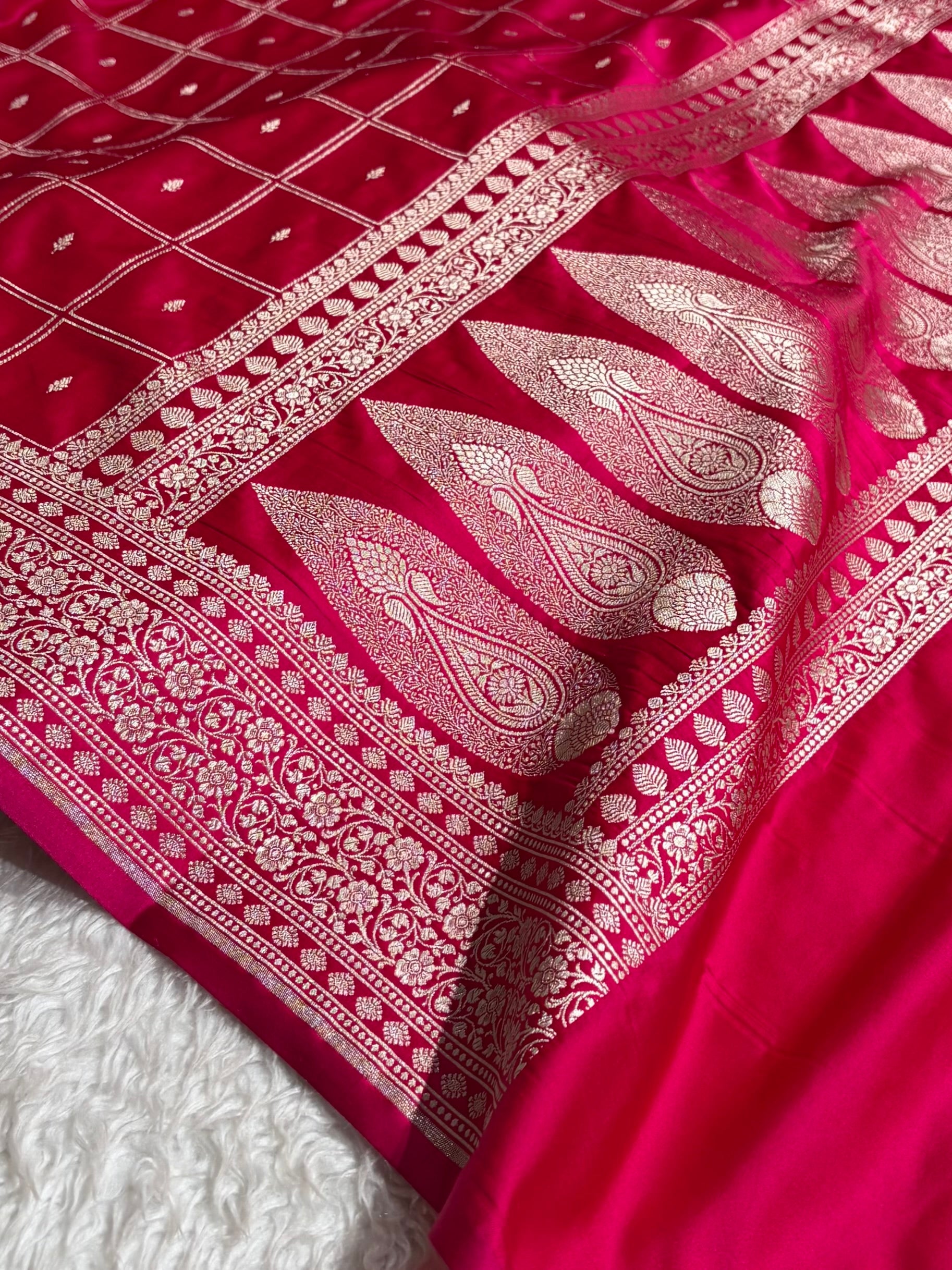 Cross Rani Shades Banarasi With Floral Border Mashru Silk Saree MSM-124