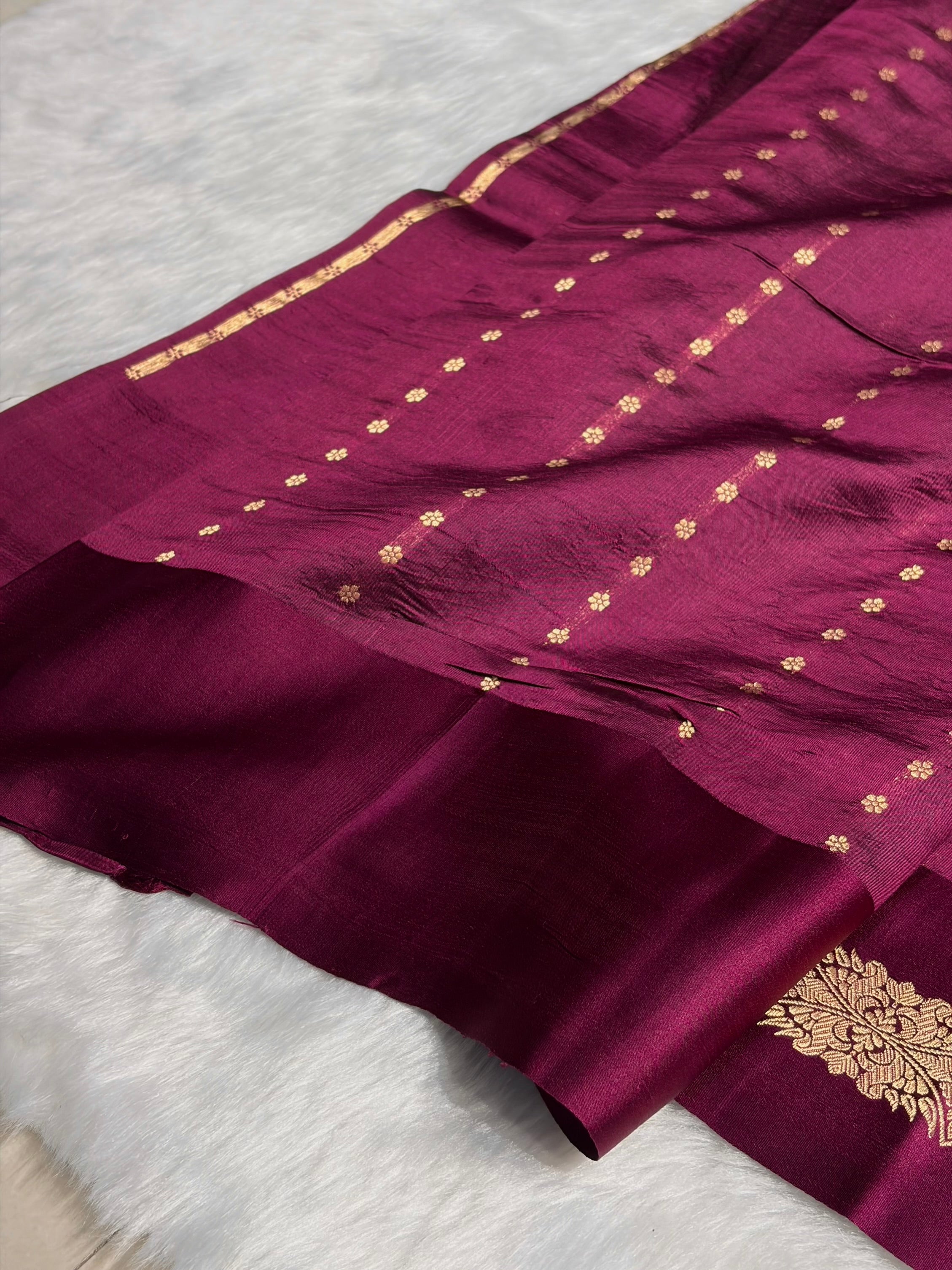 Wine Shades Rangkart Boota Handwoven Pure Katan Raw Mango Silk RM-37