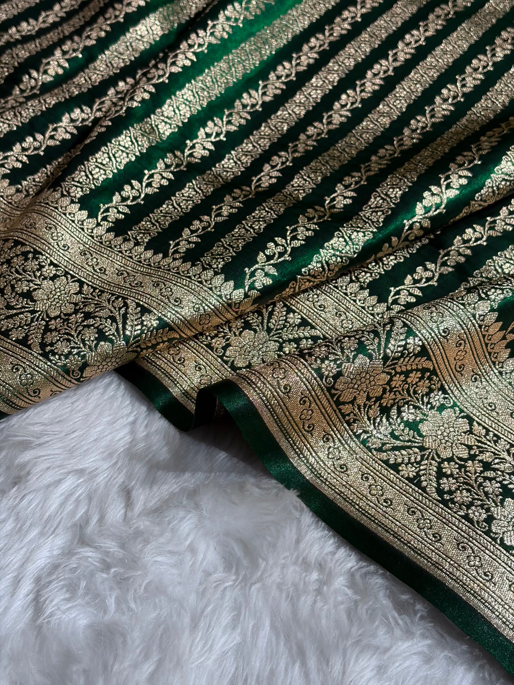 Bottle Green Shades Stripe Pattern Banarasi Satin Silk Saree SS46