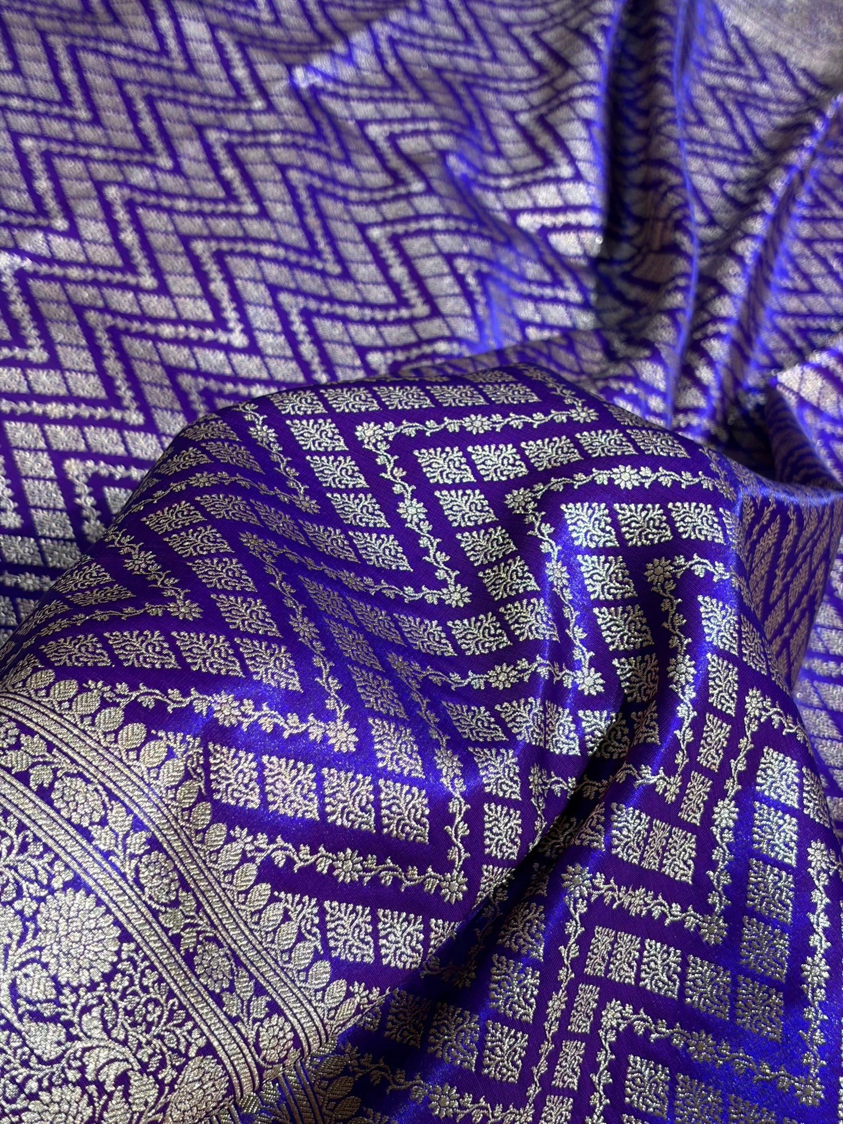 Purple Shades Jaal Pattern Banarasi Satin Silk Saree SS56