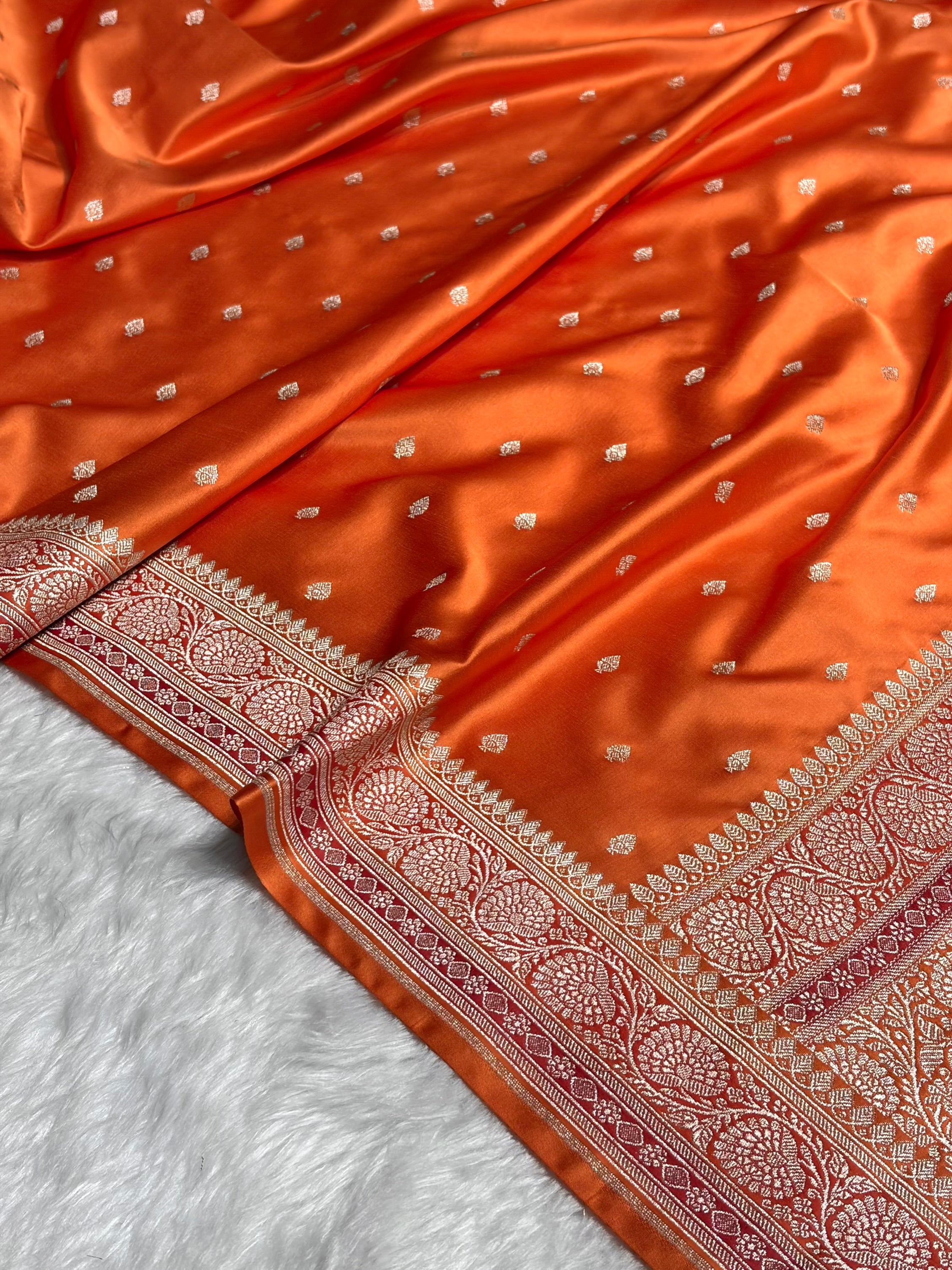 Rusty Orange Shades With Contrast Border Booti Mashru Silk Saree MS79