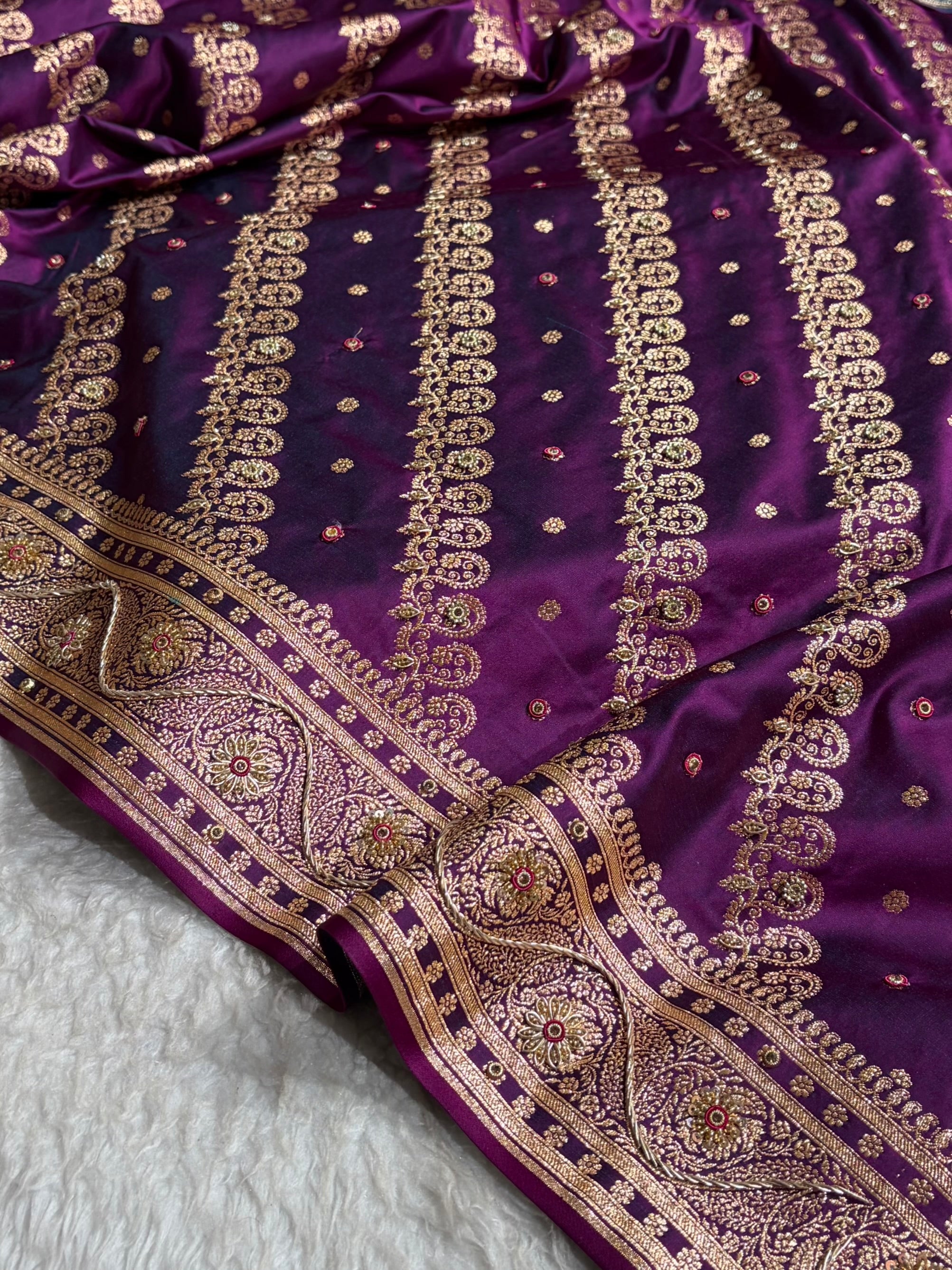 Banarasi Wine Shades Cross Floral Pattern With Zardozi Work Satin Katan Silk Saree BSK79