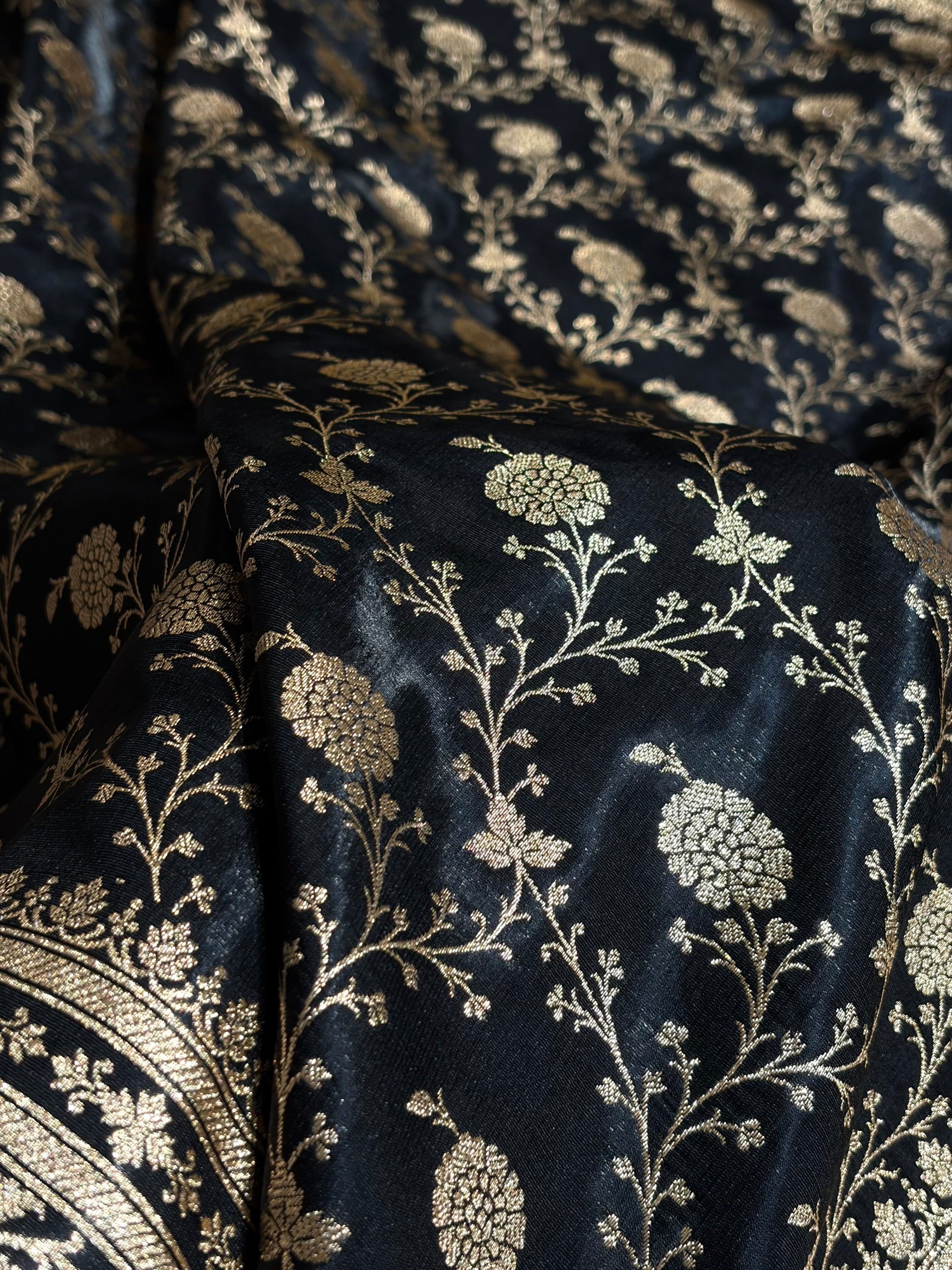 Black Shades Jaal Pattern Banarasi Satin Silk Saree SS55