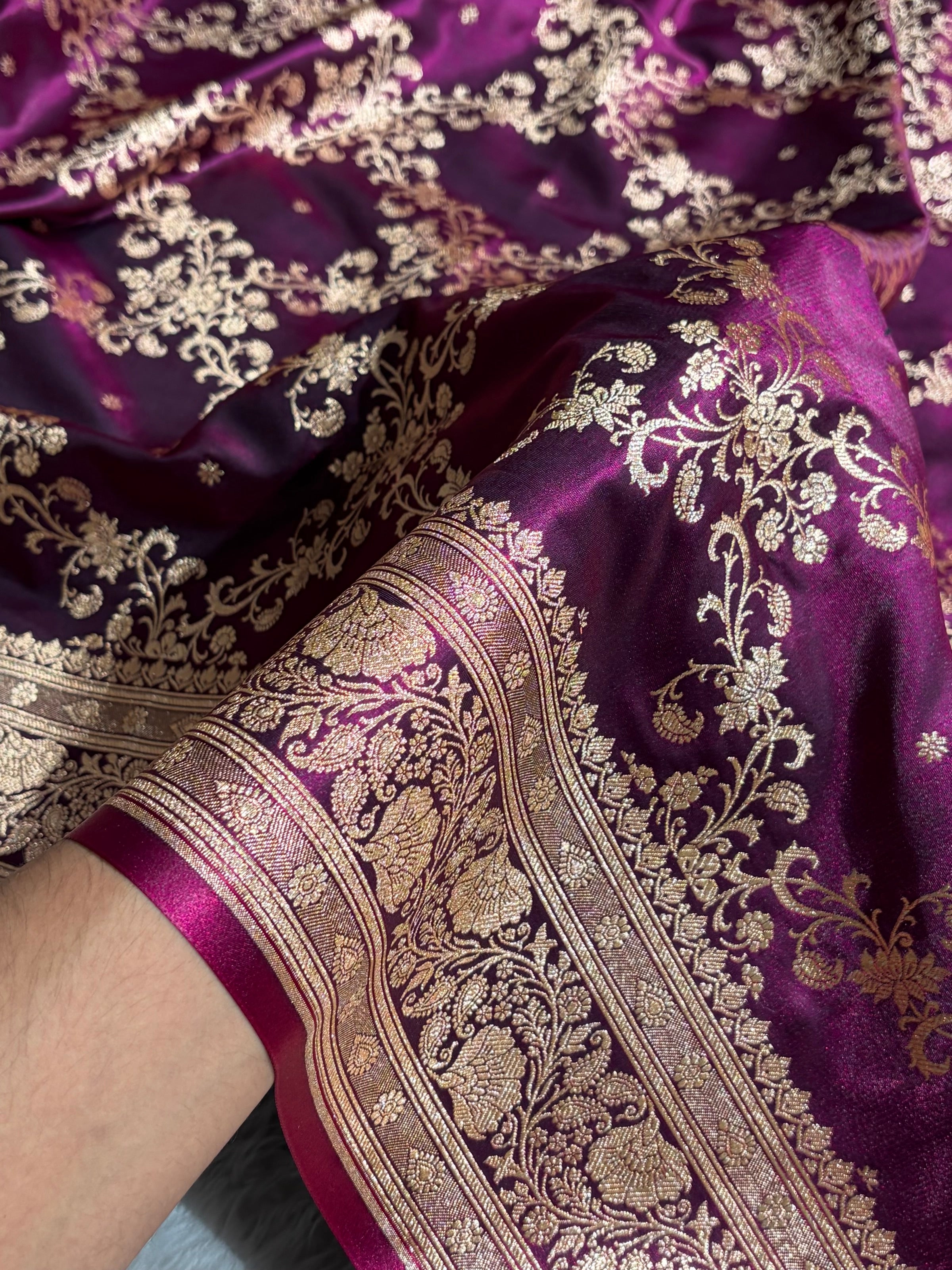 Wine Shades Jaal Pattern Banarasi Satin Silk Saree SS48