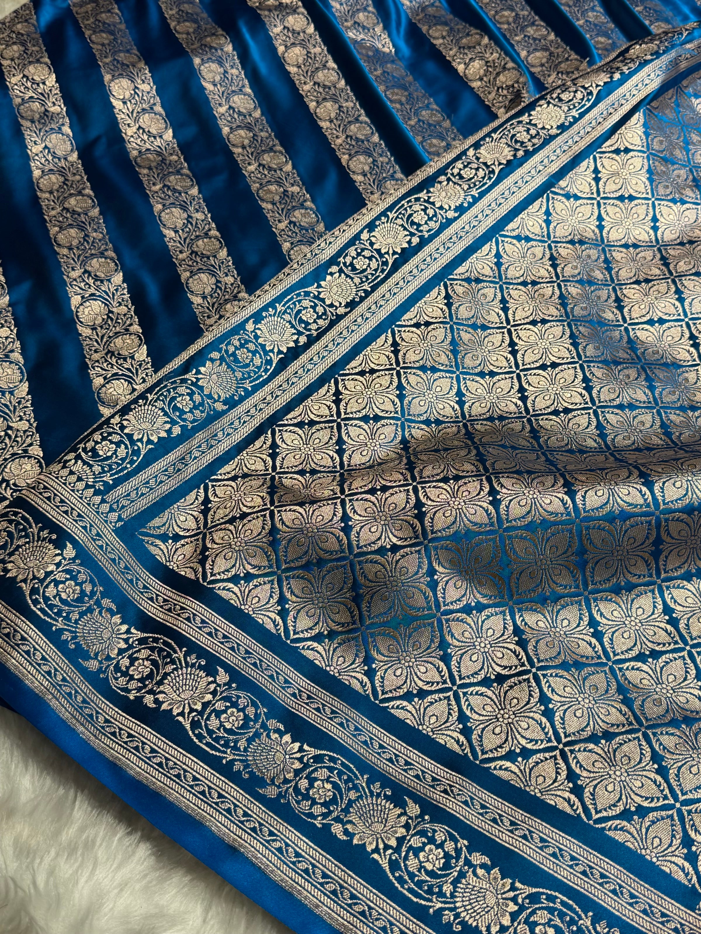 Dark Firozi Shades Banarasi Cross Pattern Floral Mashru Silk Saree MSM-102