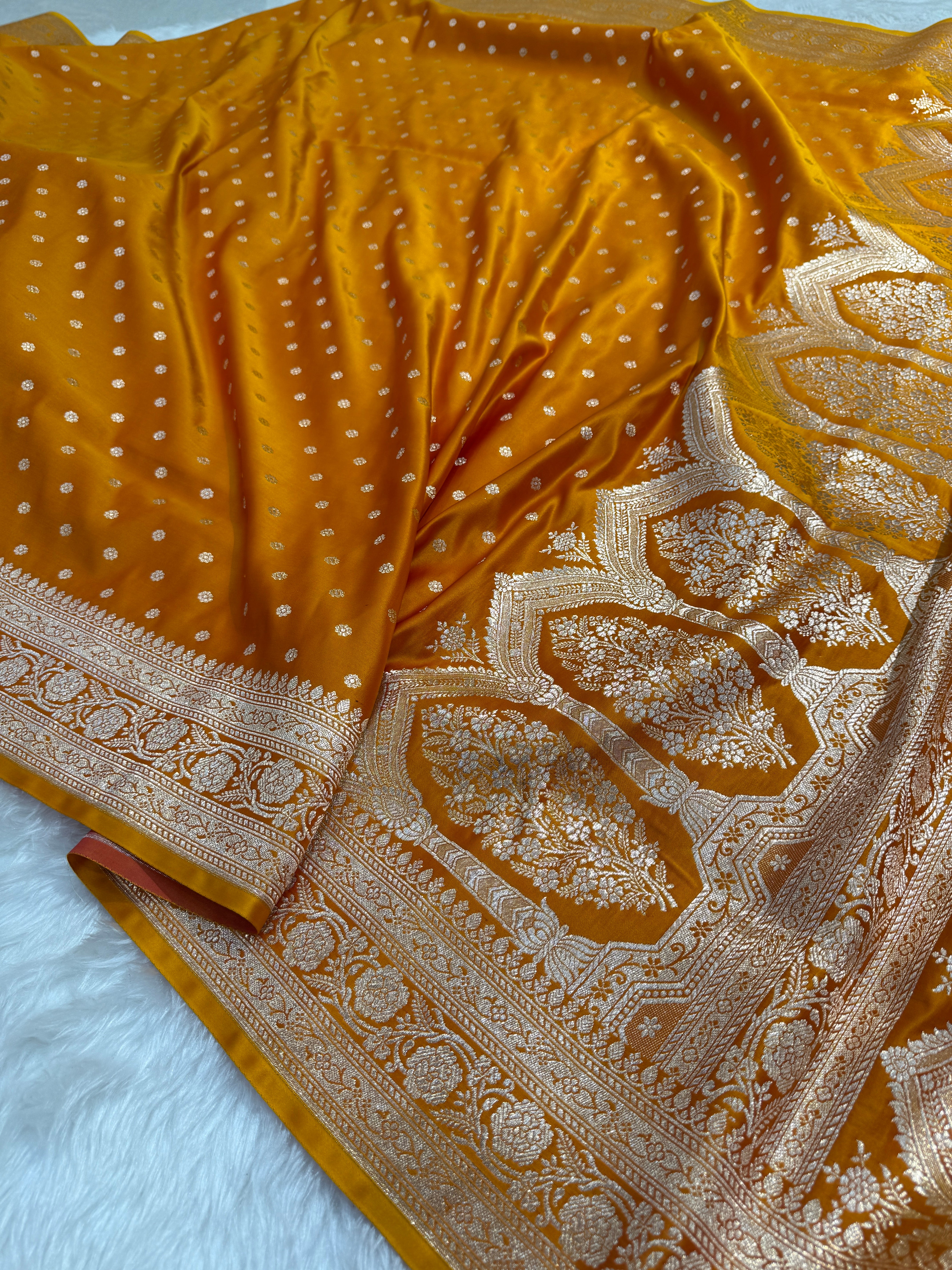 Mustard Katan Silk Saree In Booti motif