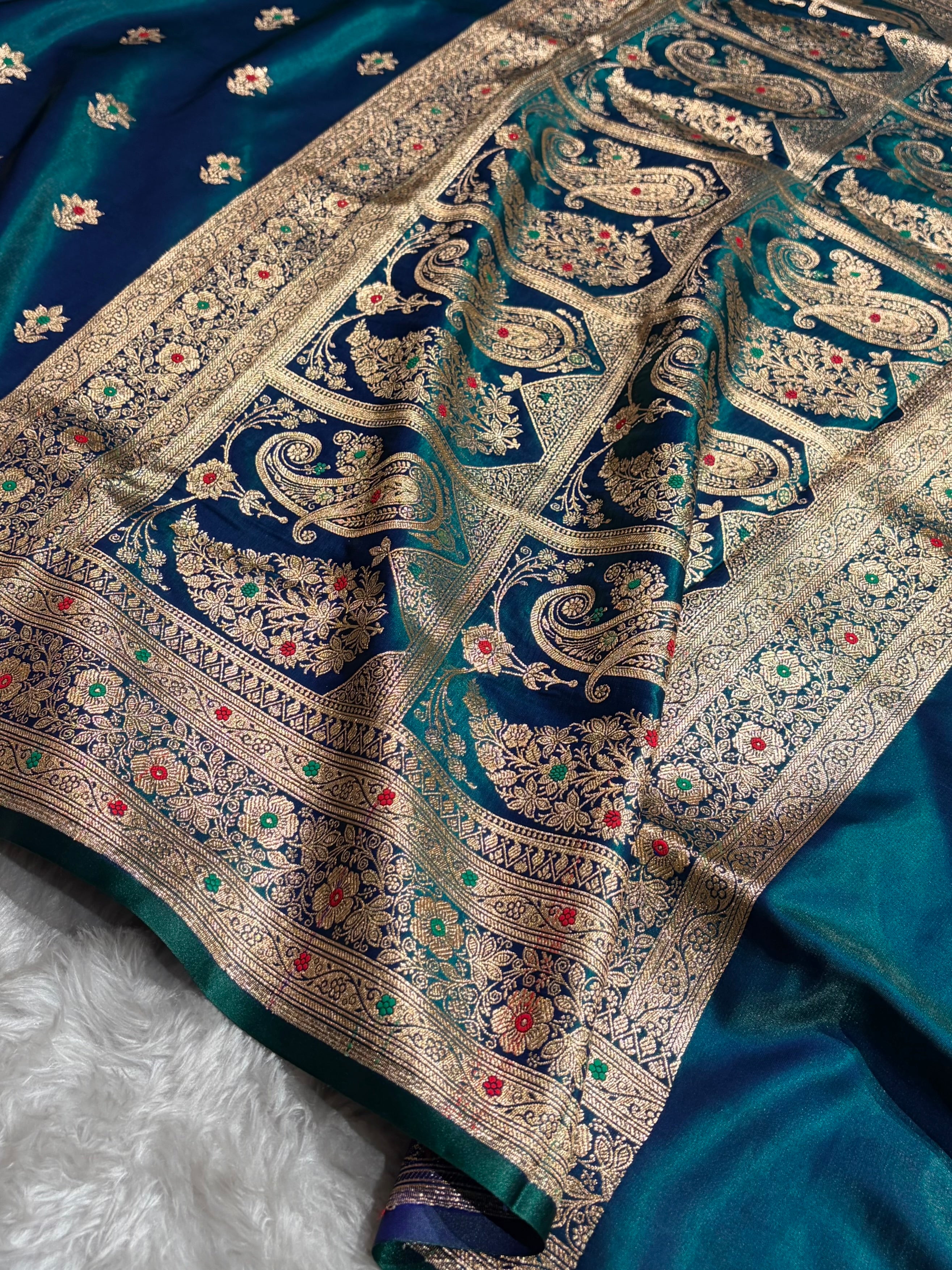Peacock Shades Minakari Boota Pattern Banarasi Satin Silk Saree SS44