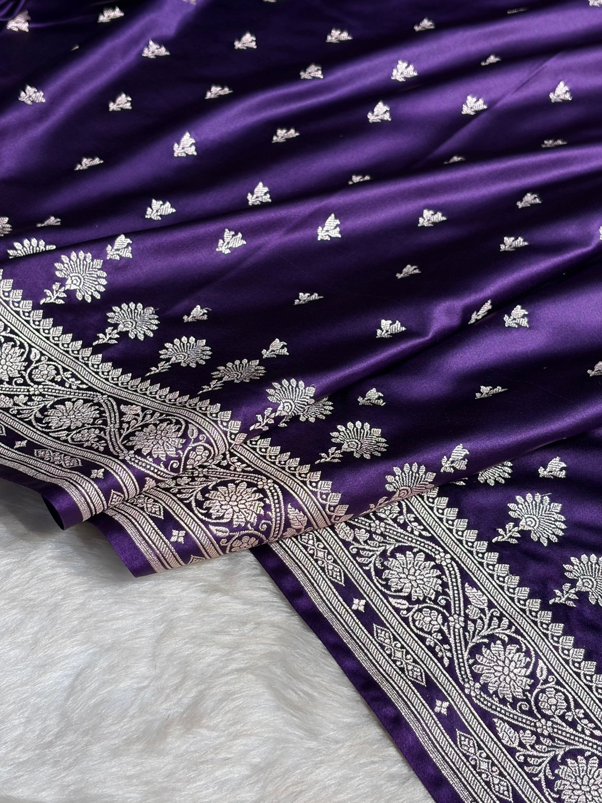 Navy Blue Shades Booti Mashru Silk Saree MS72