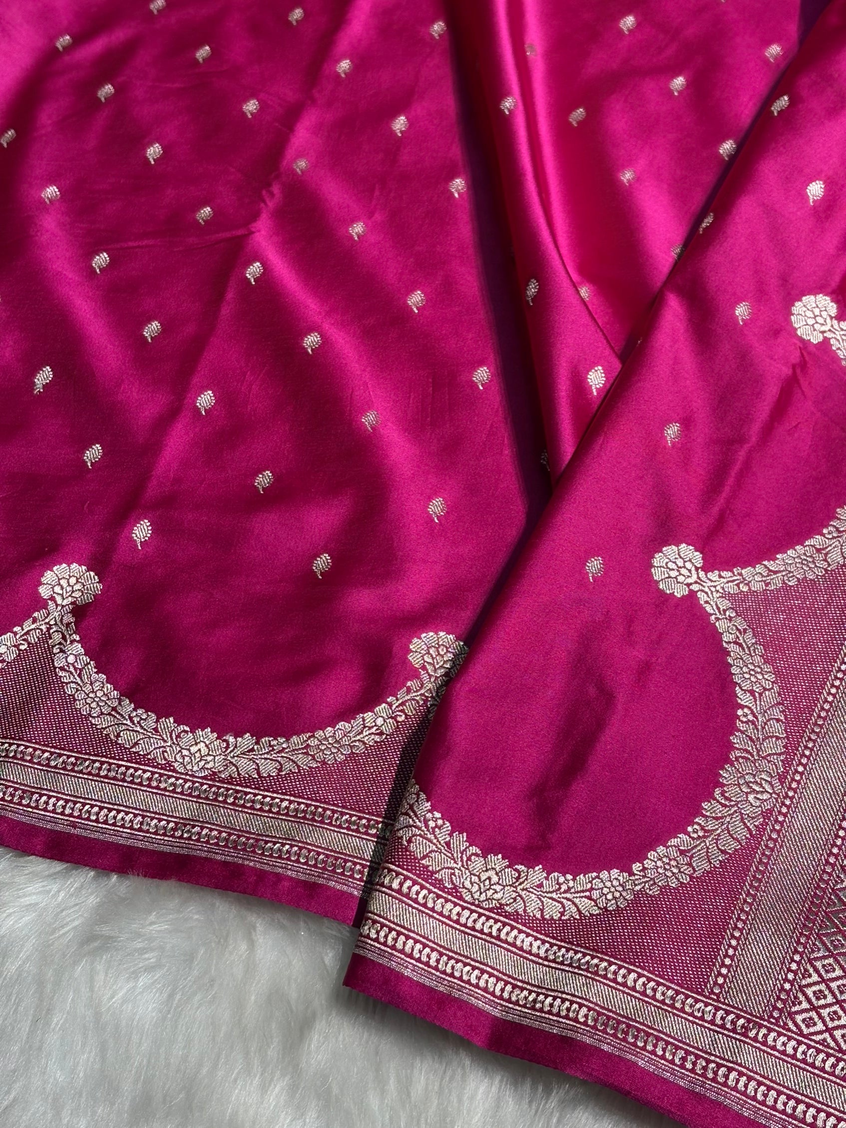 Pink Shades Scallop Mashru Silk Saree MS60