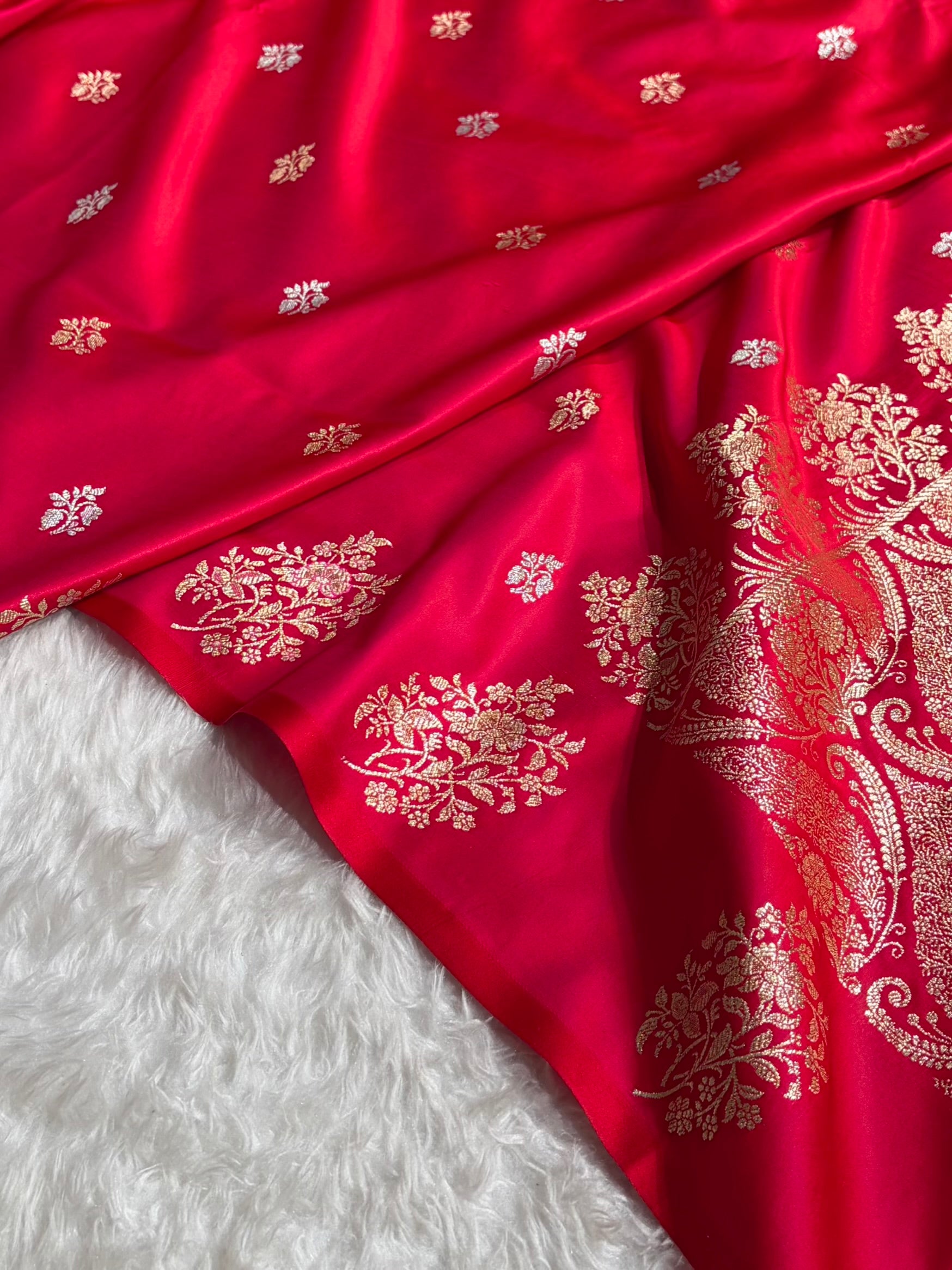 Cross Red Shades Banarasi With Floral Border Mashru Silk Saree MSM-126