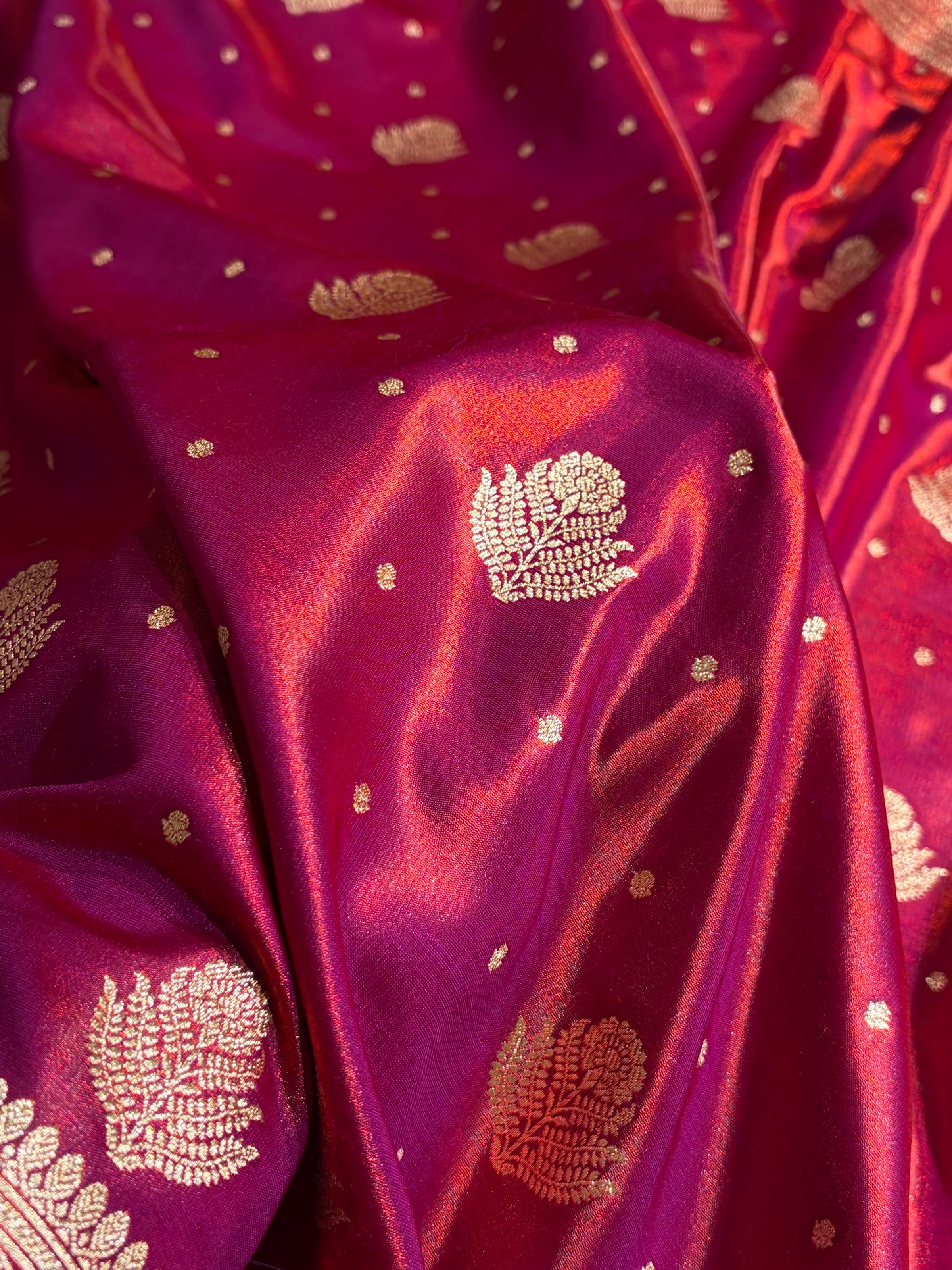 Banarasi Magentic Red Shades Booti Pattern Banarasi Satin Silk Saree SS59