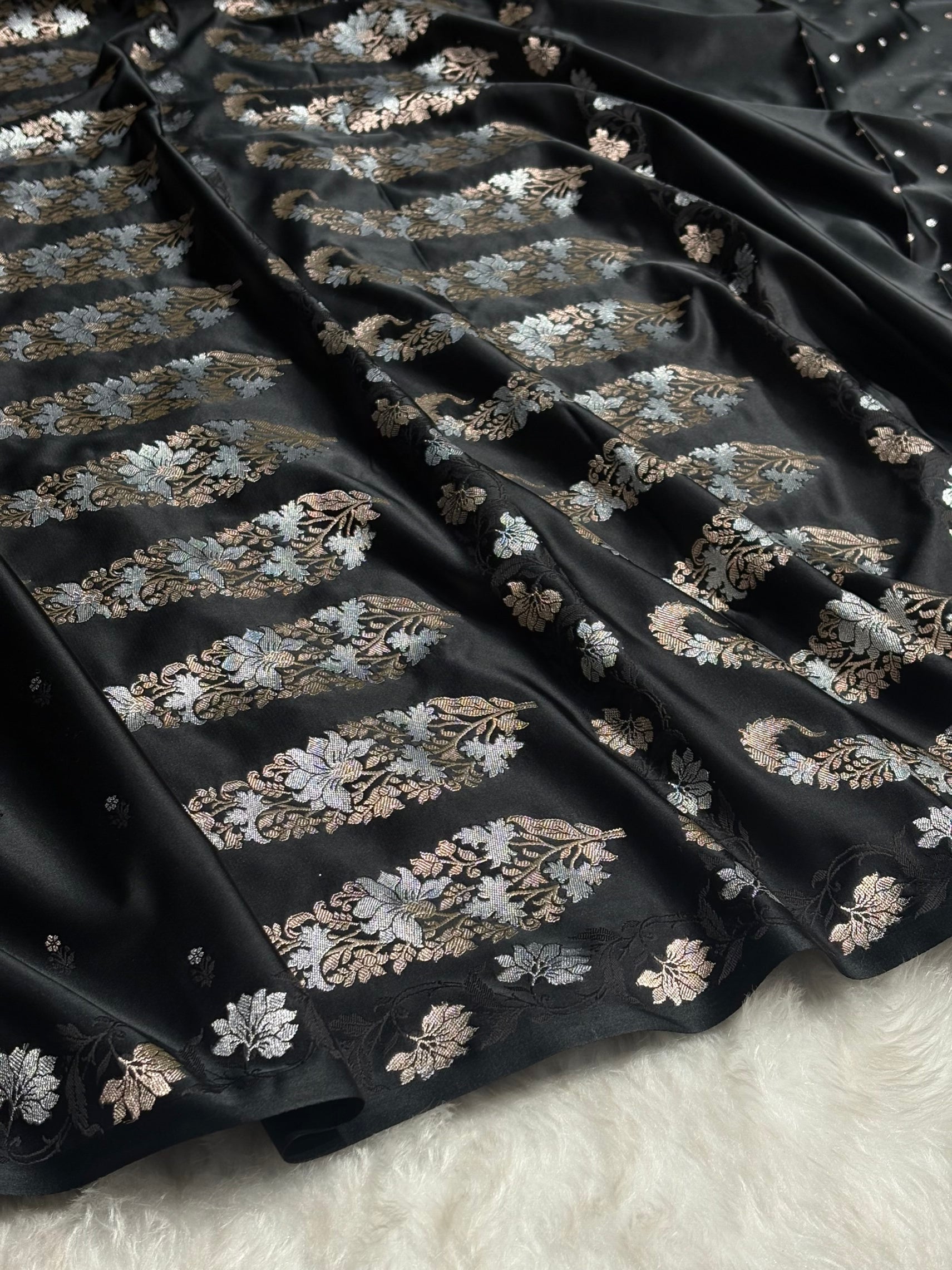 Black Floral Boota With Floral Border Mashru Silk Saree MSM 78