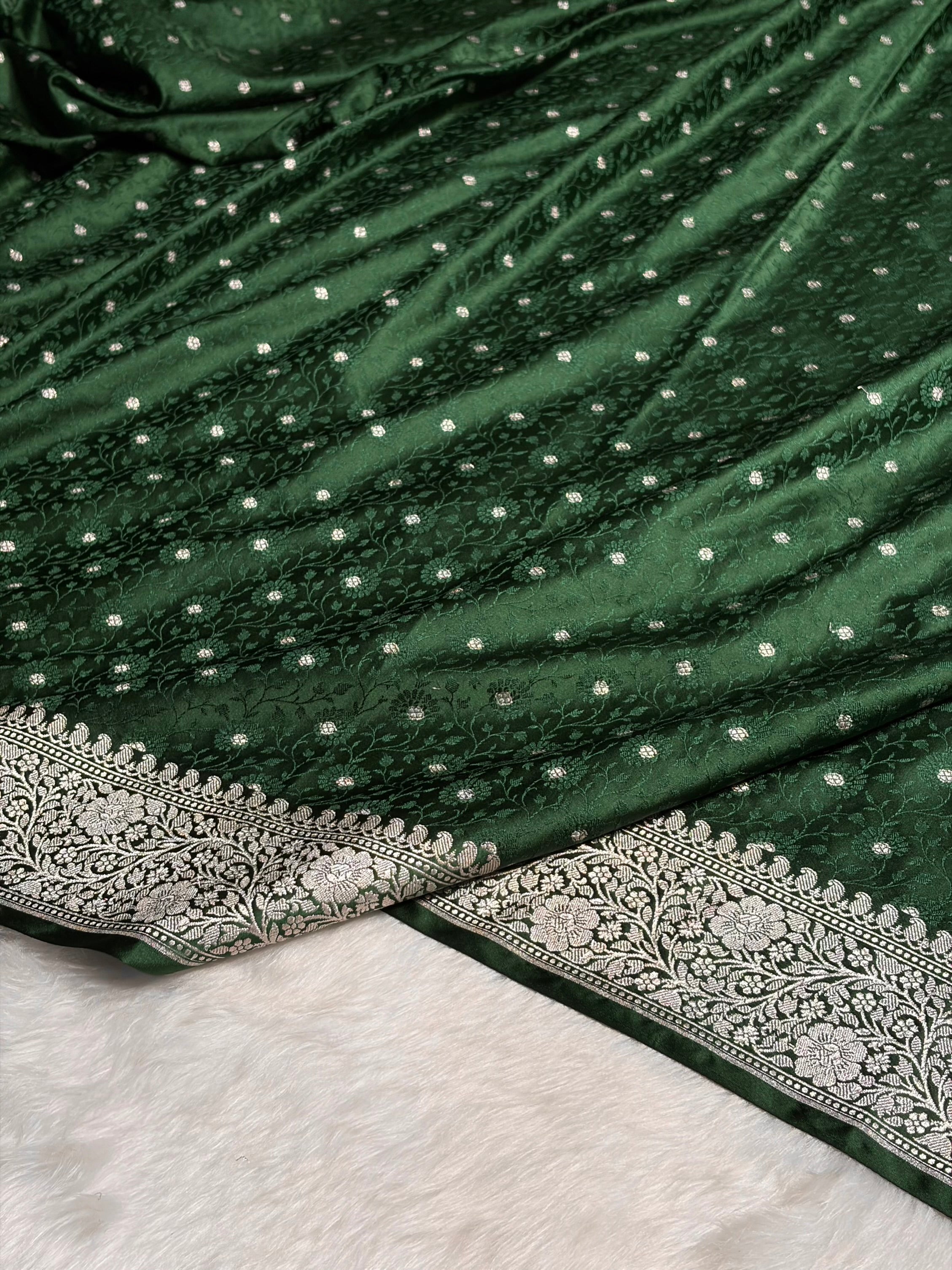 Bottle Green Shades Booti Tanchoi Mashru Silk Saree MS49
