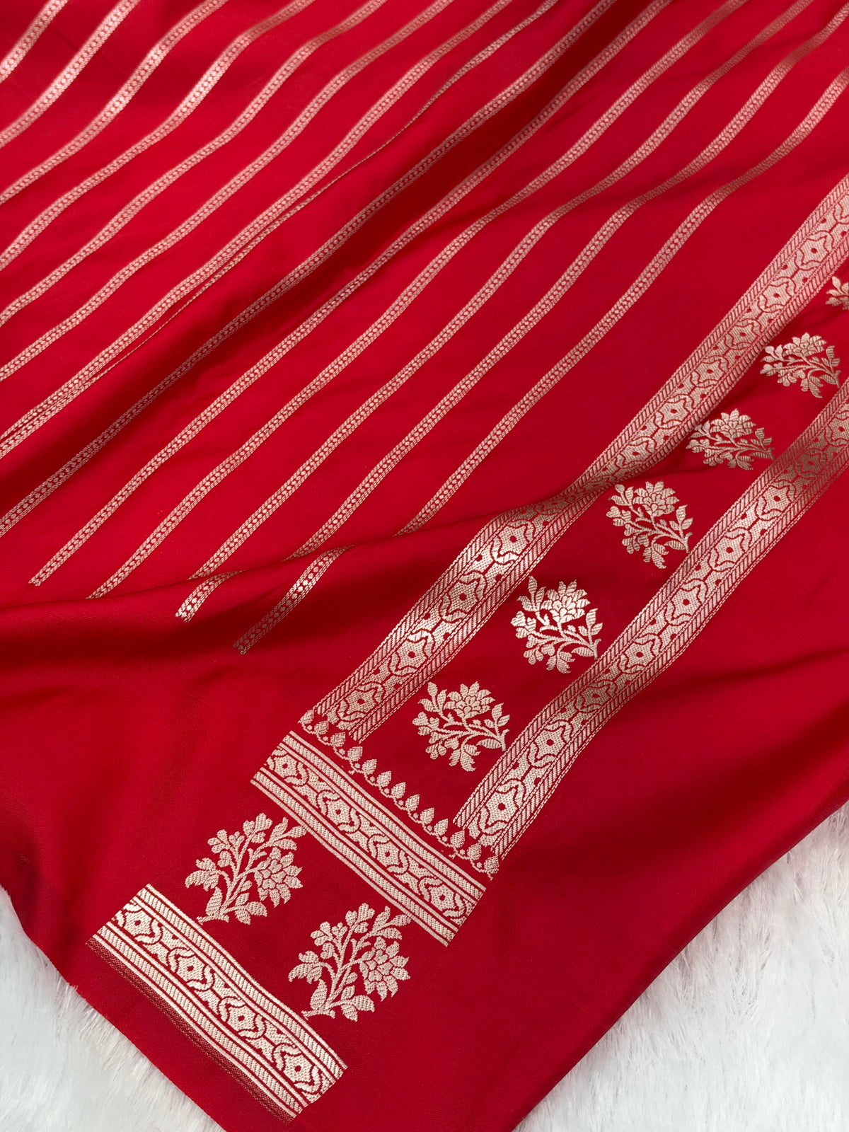 RedShades Banarasi Boota Pattern Floral Mashru Silk Saree MSM-112